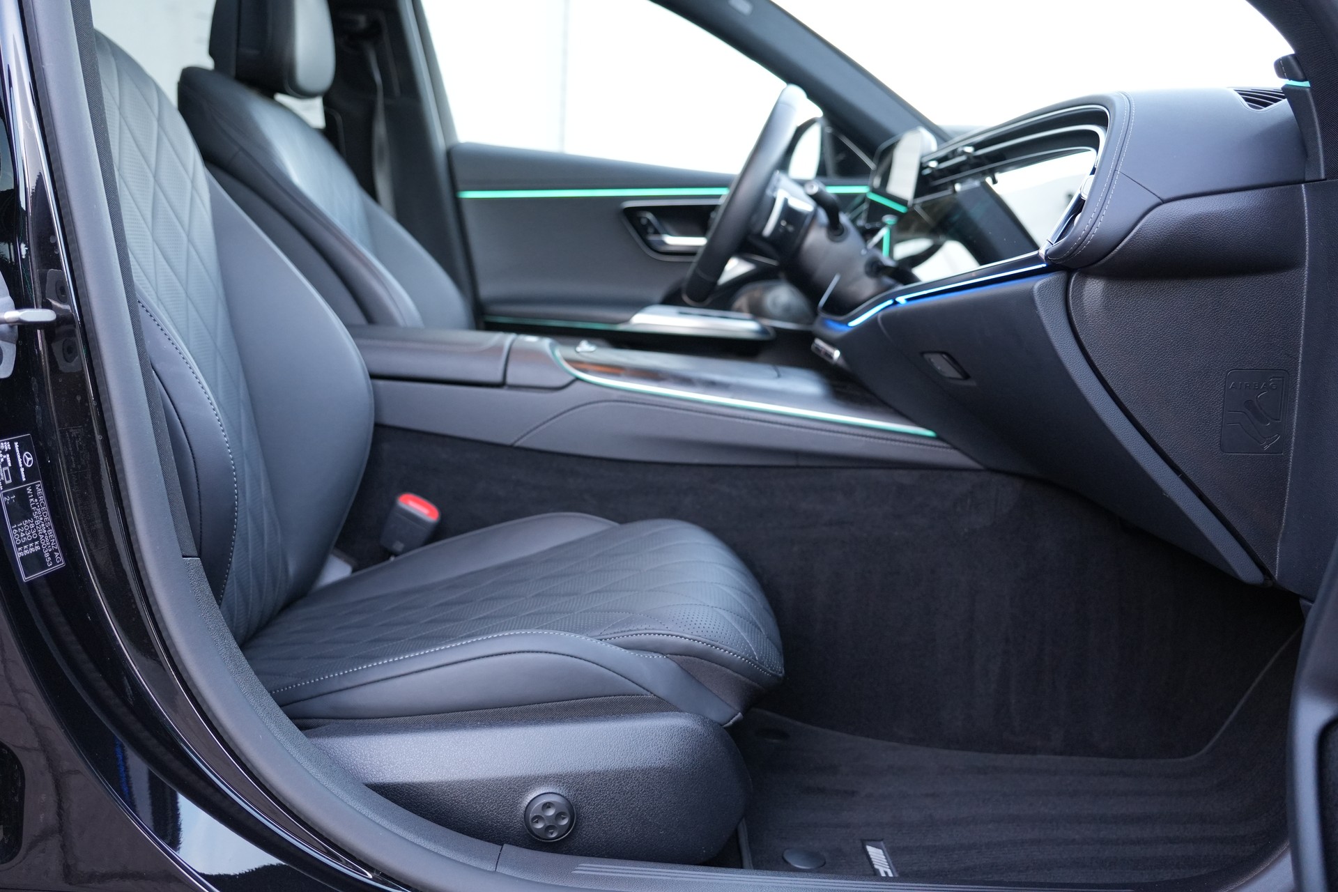 MERCEDES-BENZ E 400 e 4Matic 9G-Tronic (CH)-image-18