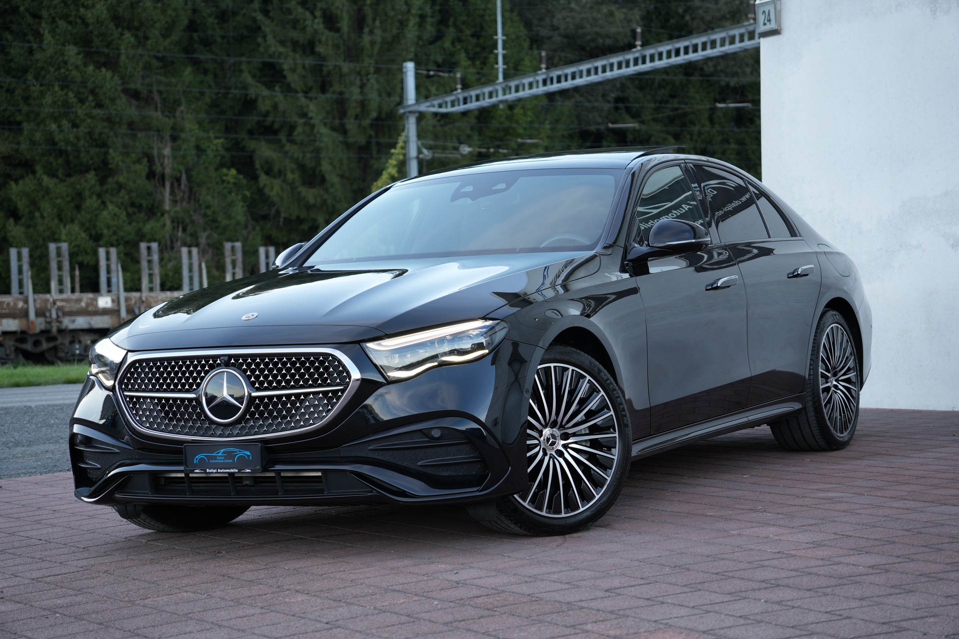 MERCEDES-BENZ E 400 e 4Matic 9G-Tronic (CH)-image-6