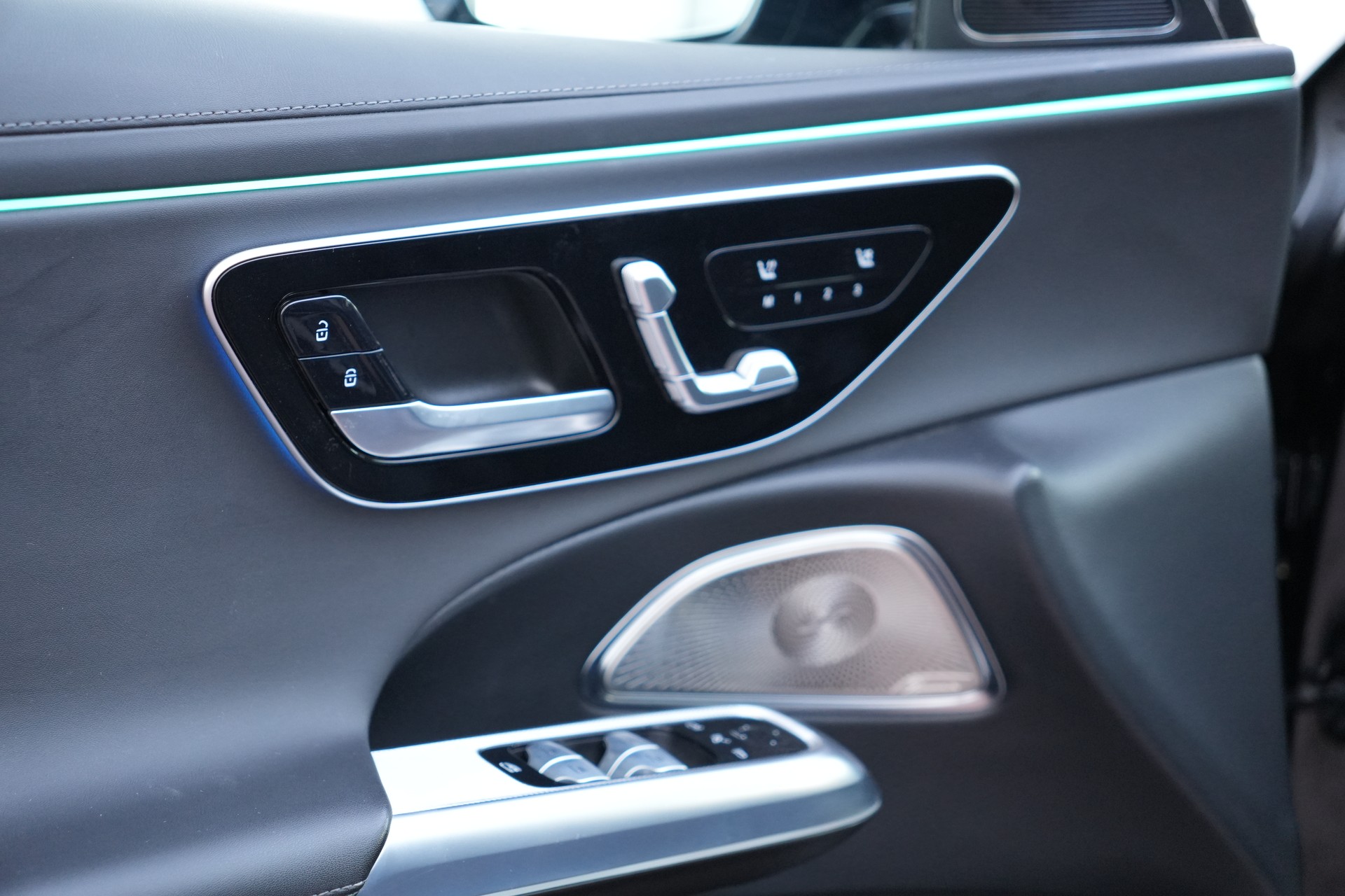 MERCEDES-BENZ E 400 e 4Matic 9G-Tronic (CH)-image-20