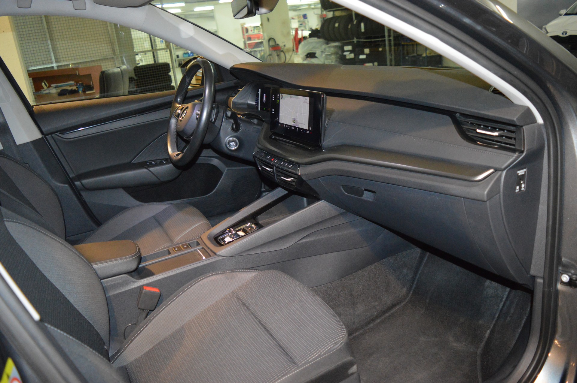 SKODA Octavia Combi 2.0 TSI Ambition DSG 4x4-image-15