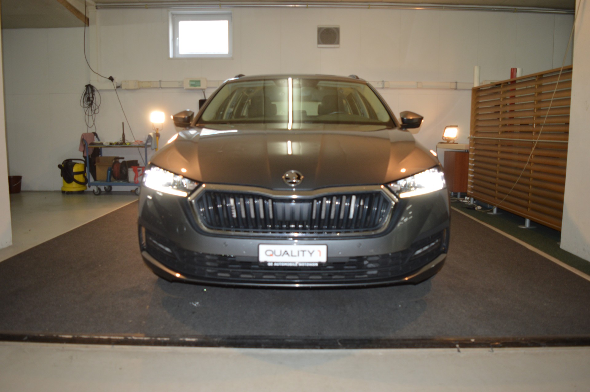 SKODA Octavia Combi 2.0 TSI Ambition DSG 4x4-image-2