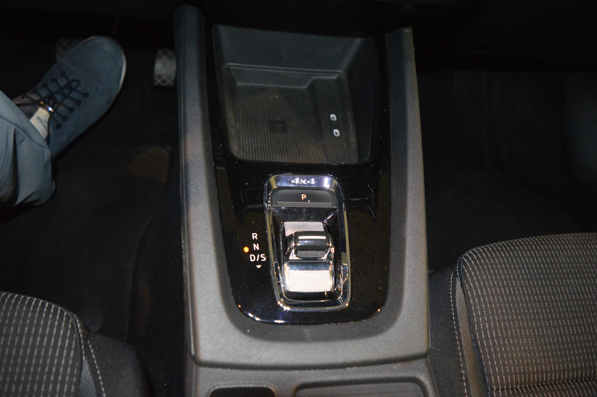 SKODA Octavia Combi 2.0 TSI Ambition DSG 4x4-image-20