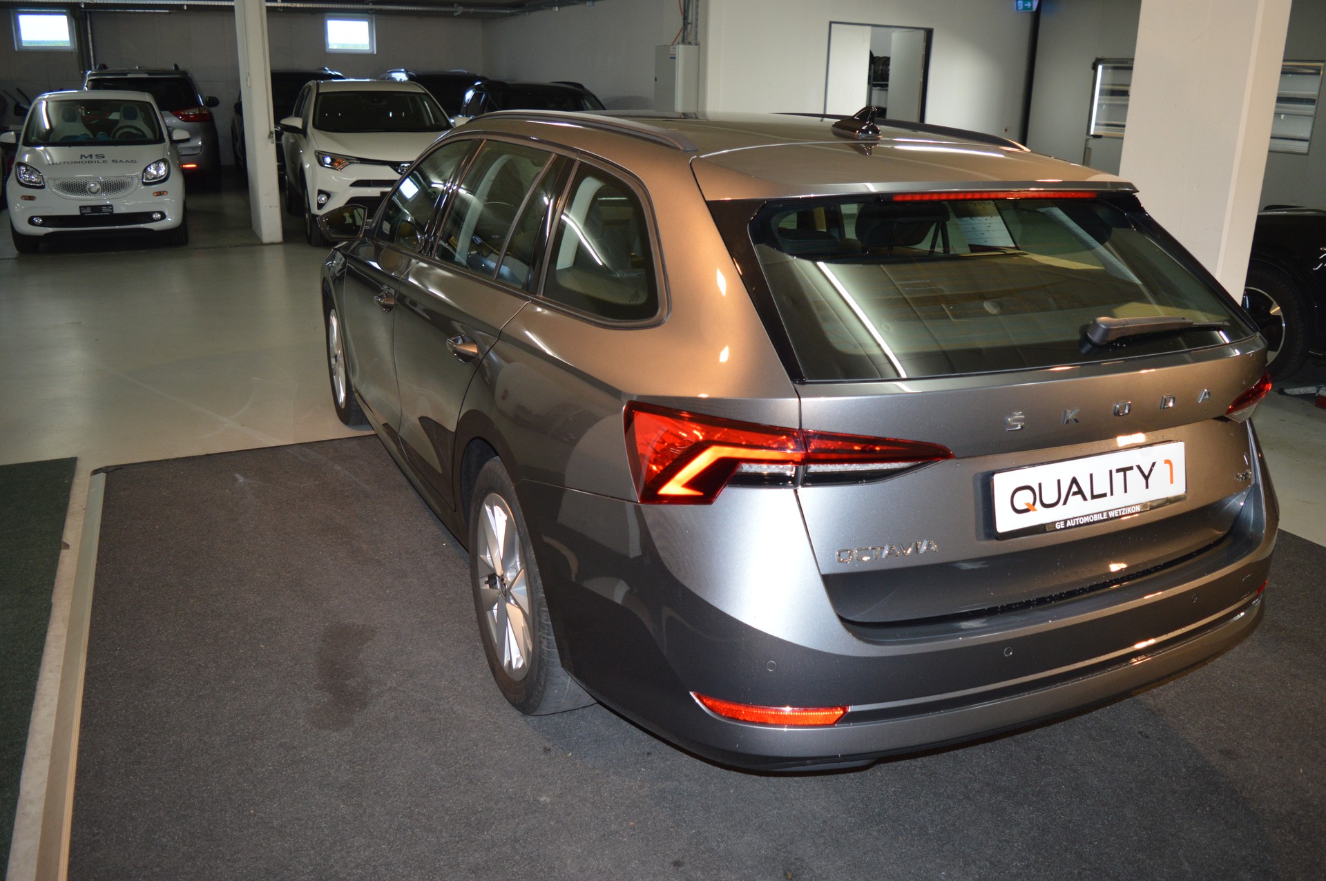 SKODA Octavia Combi 2.0 TSI Ambition DSG 4x4-image-8