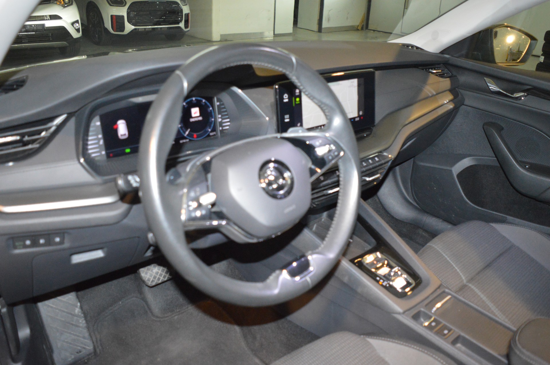 SKODA Octavia Combi 2.0 TSI Ambition DSG 4x4-image-11