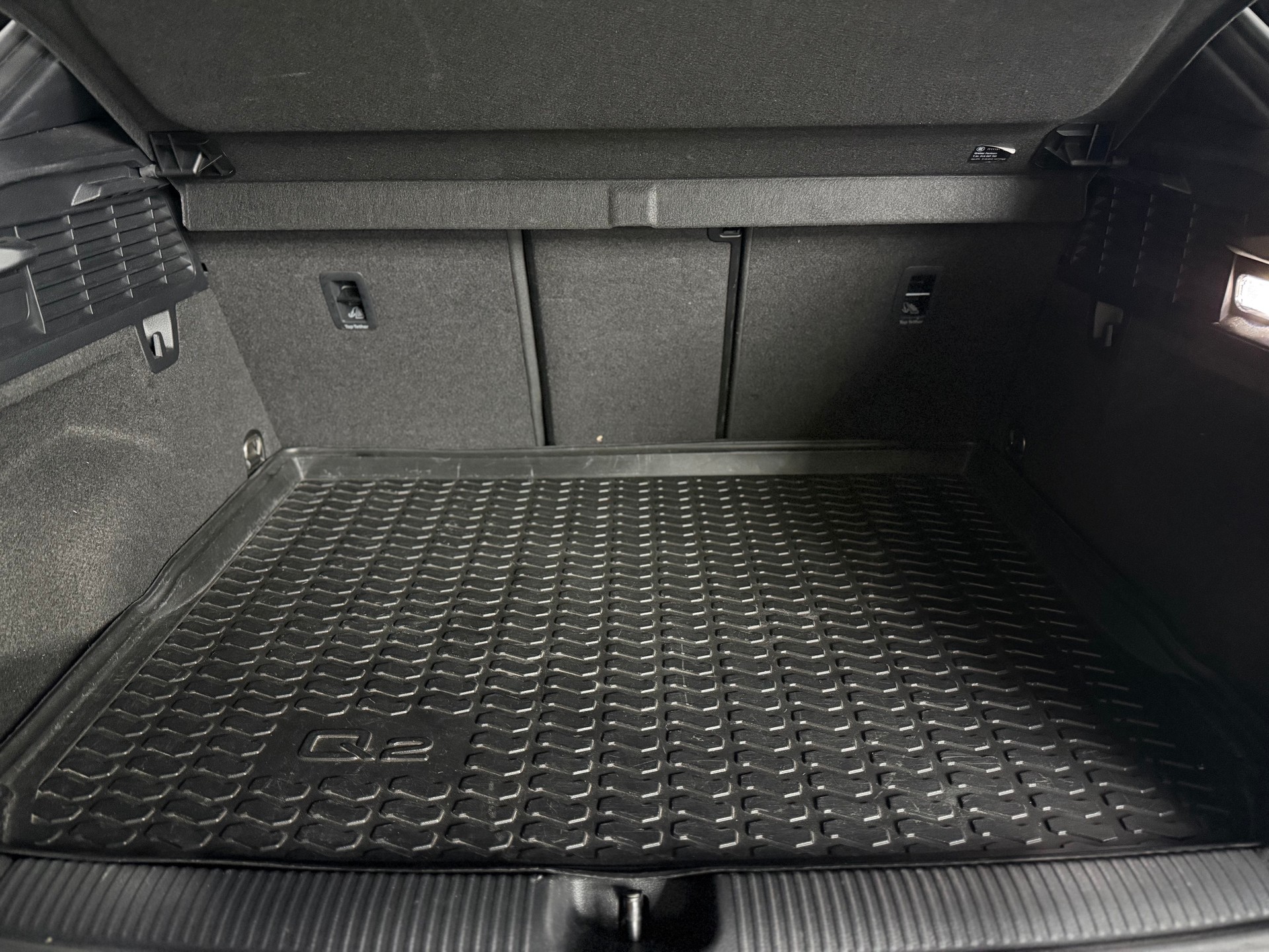 AUDI SQ2 TFSI quattro S-tronic-image-16