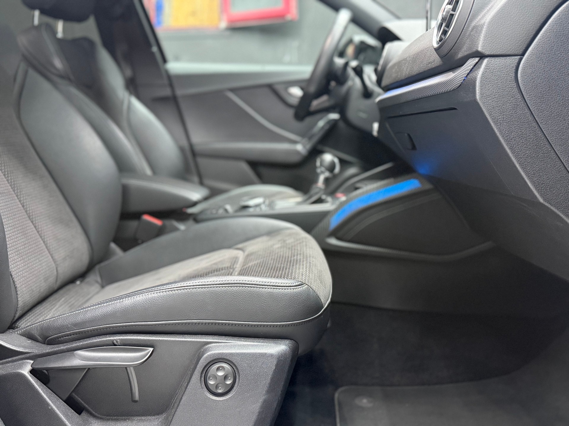 AUDI SQ2 TFSI quattro S-tronic-image-11