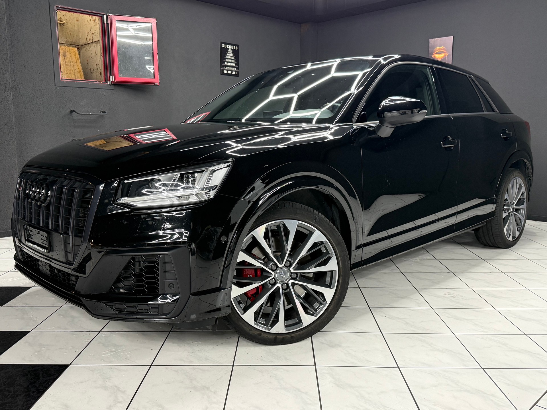 AUDI SQ2 TFSI quattro S-tronic-image-1