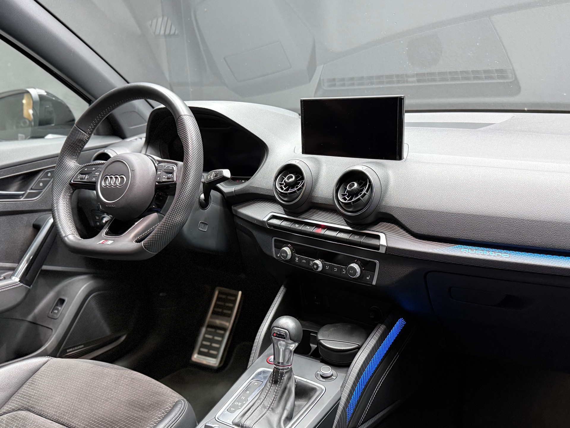 AUDI SQ2 TFSI quattro S-tronic-image-8