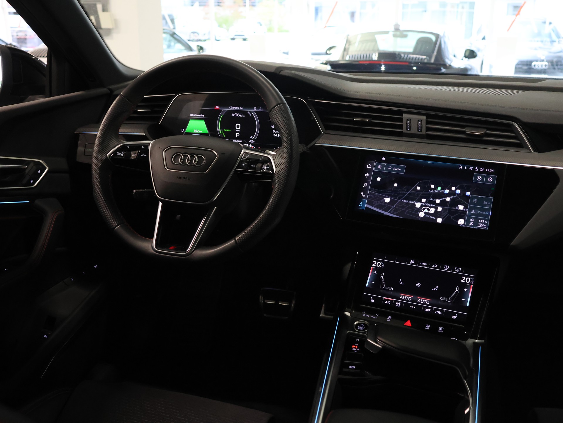 AUDI Q8 50 e-tron Black Edition quattro-image-21