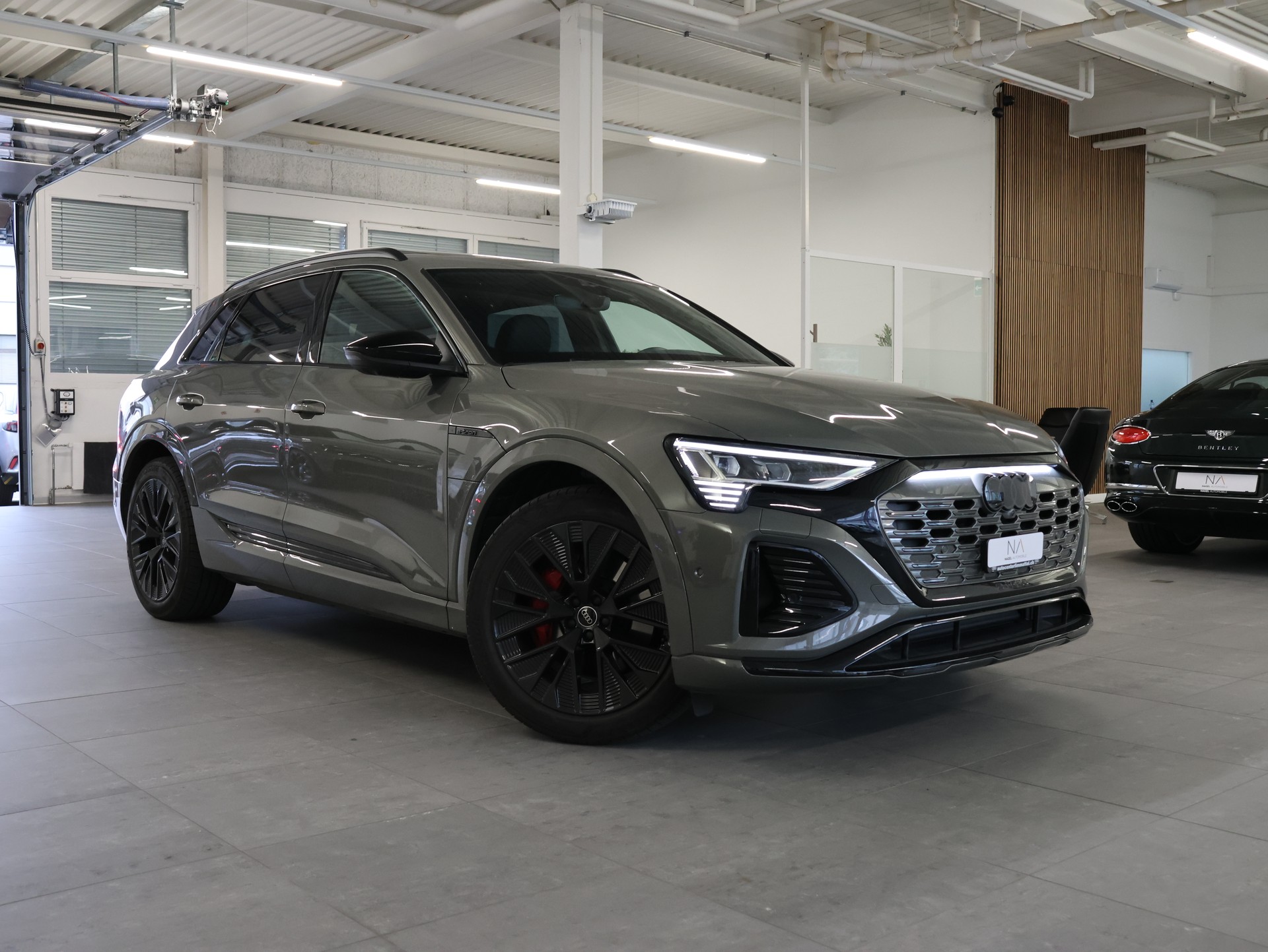 AUDI Q8 50 e-tron Black Edition quattro