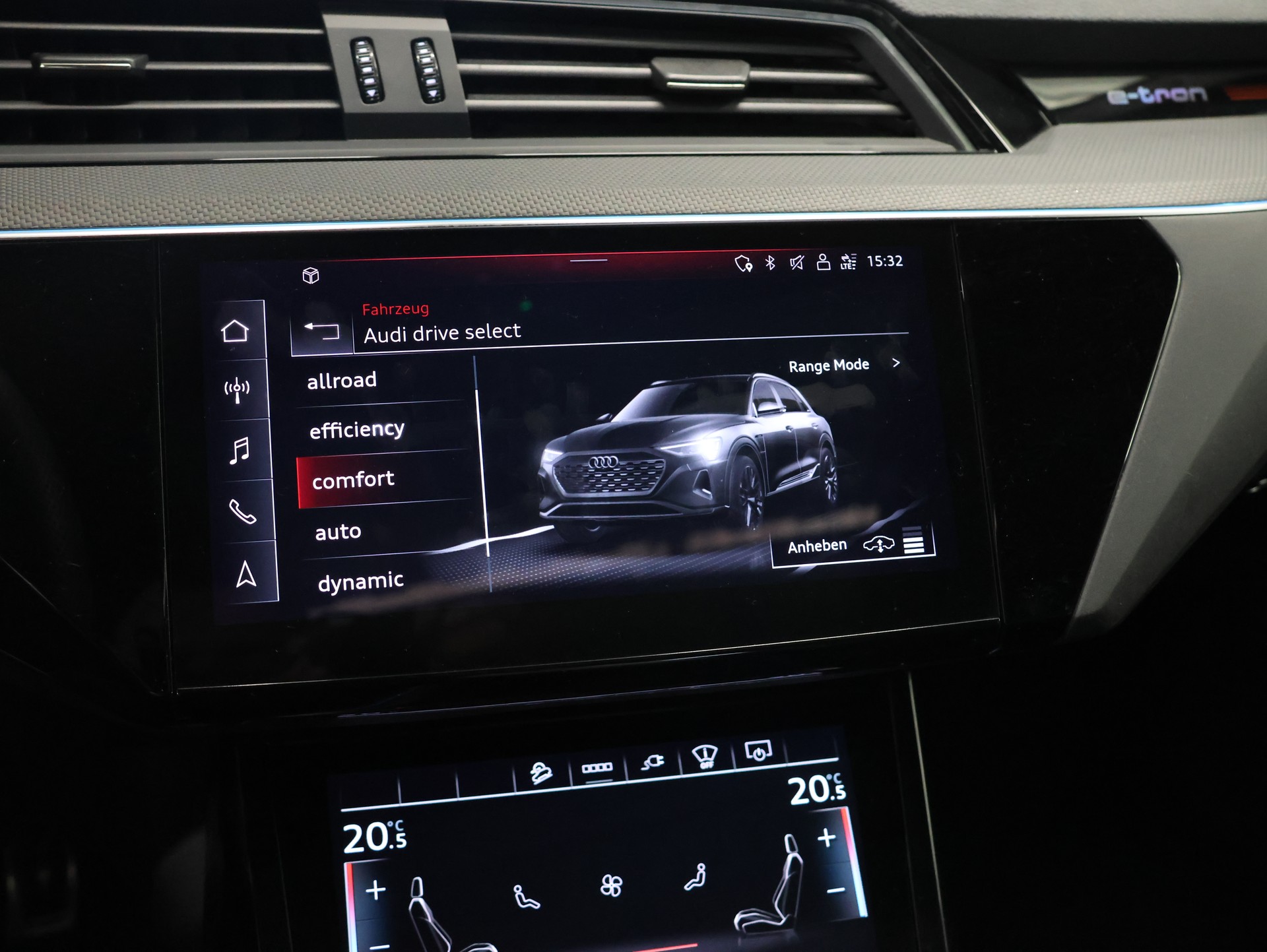 AUDI Q8 50 e-tron Black Edition quattro-image-13
