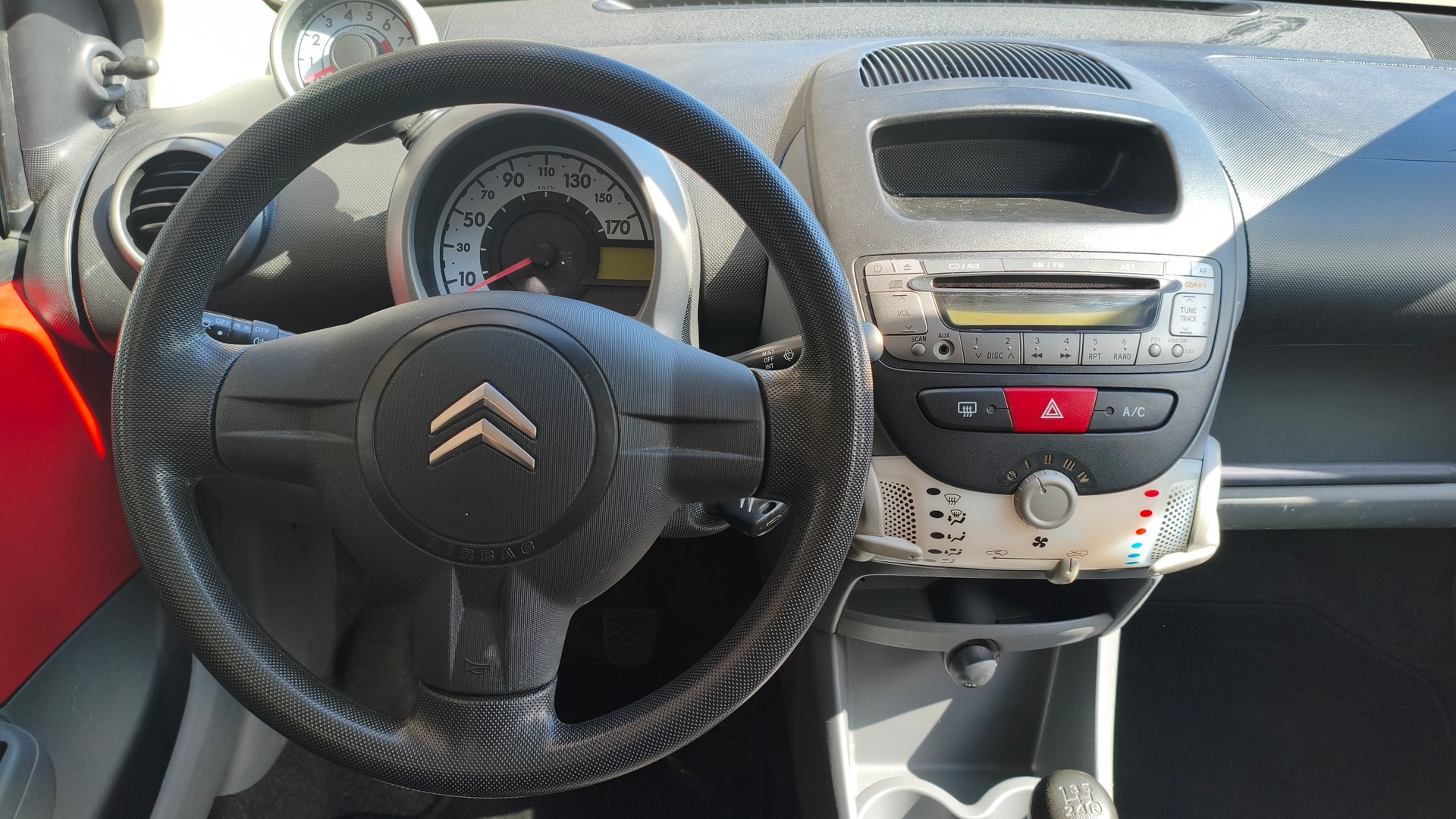 CITROEN C1 1.0i Edition-image-8
