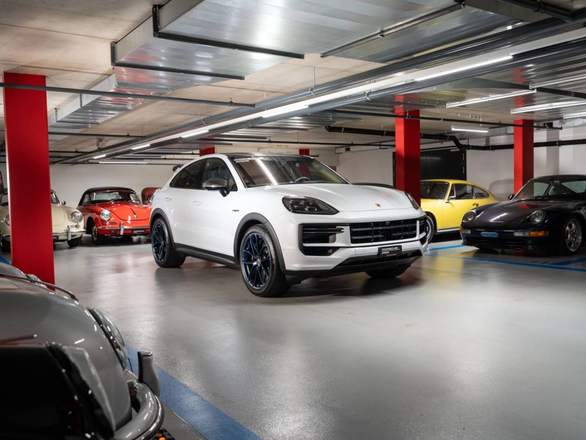 PORSCHE Cayenne Turbo E-Hybrid Coupé avec Paquet-GT-image-2