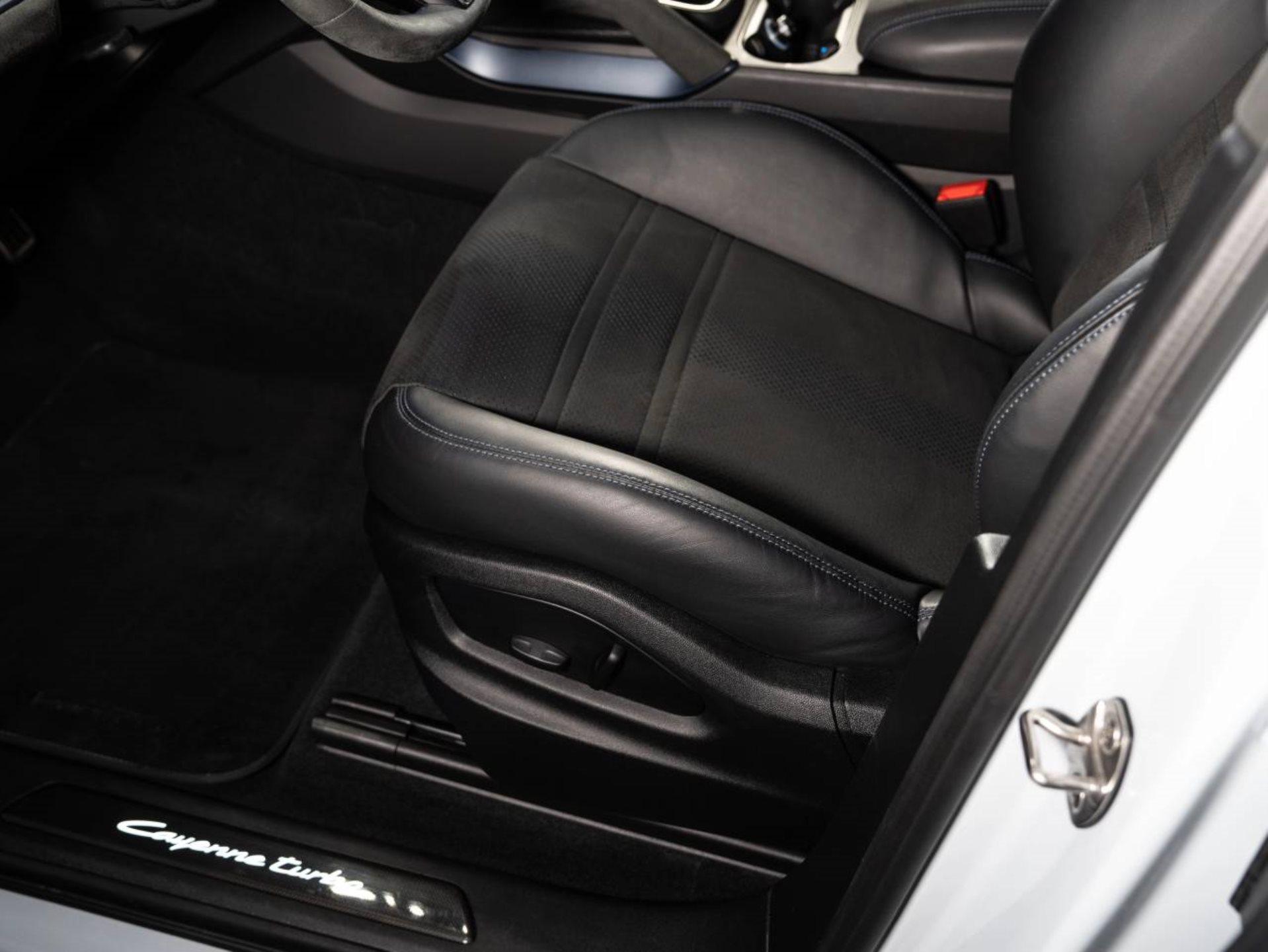 PORSCHE Cayenne Turbo E-Hybrid Coupé avec Paquet-GT-image-14