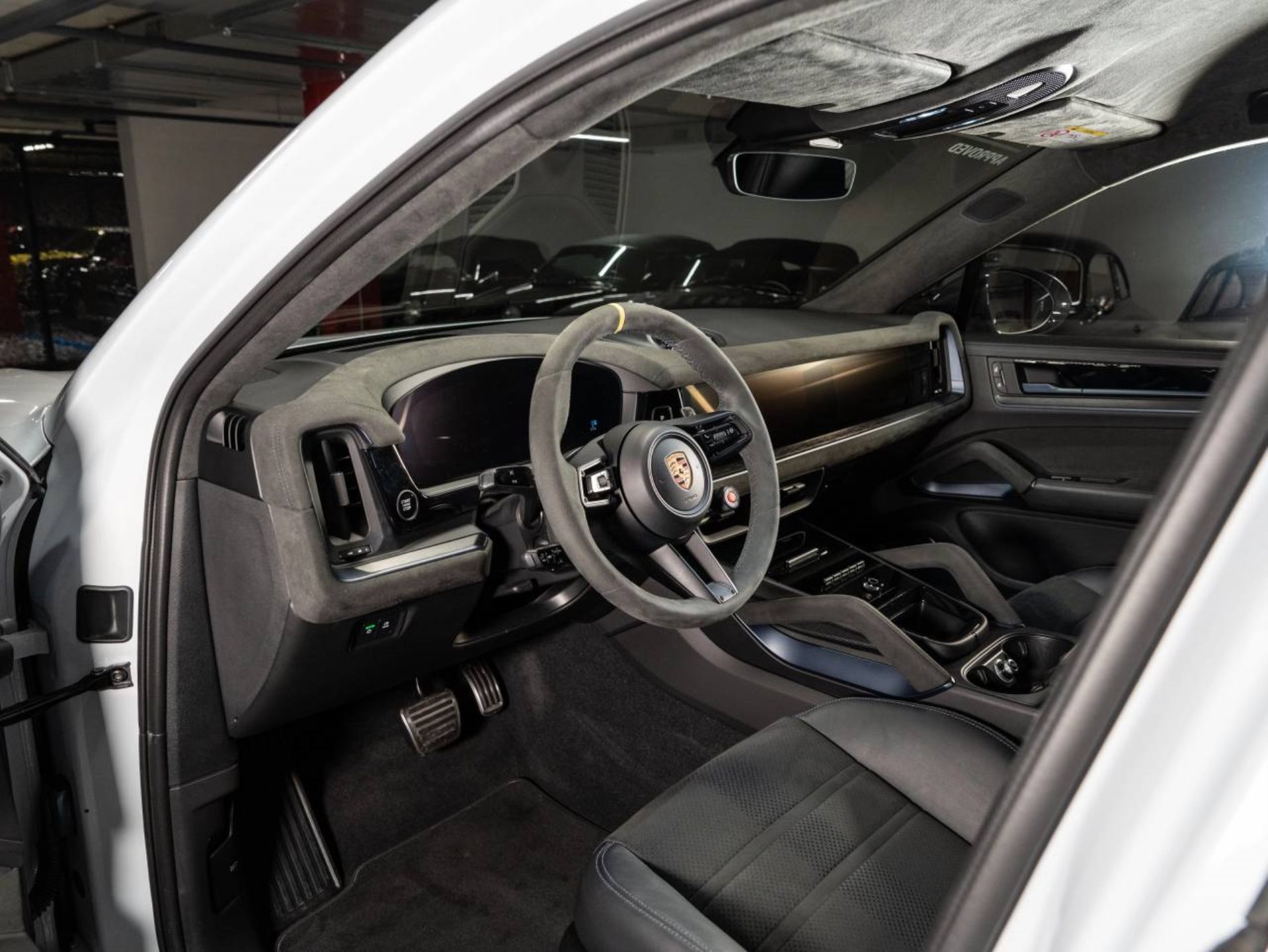PORSCHE Cayenne Turbo E-Hybrid Coupé avec Paquet-GT-image-3