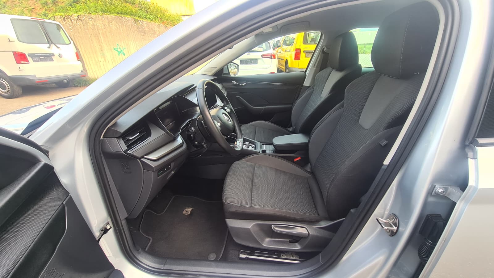 SKODA Octavia Combi 2.0 TDI DSG Ambition 4x4 ** Gr-Navi ** RF-Kamera ** Abstandsregelsysteme ** Virtual Cockpit ** Neues Modell 2024-image-17
