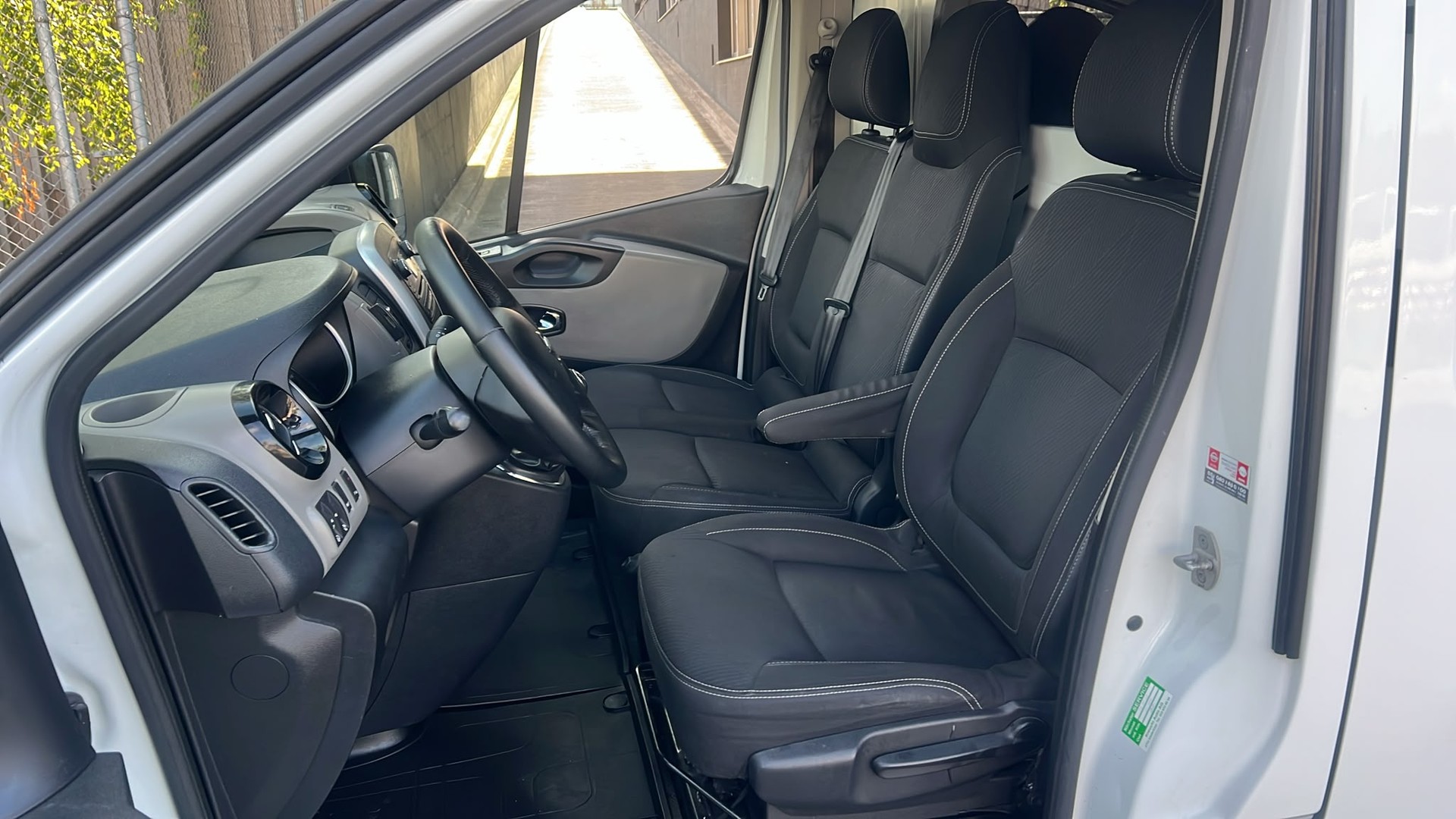 NISSAN NV300 dCi 120 2.9 L1H1 Comfort-image-9
