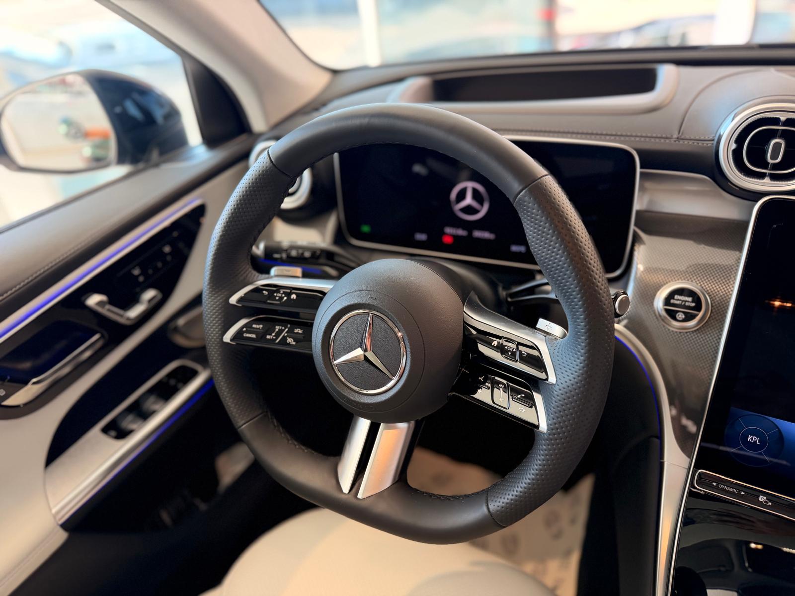 MERCEDES-BENZ GLC 220 d 4Matic 9G-Tronic-image-26