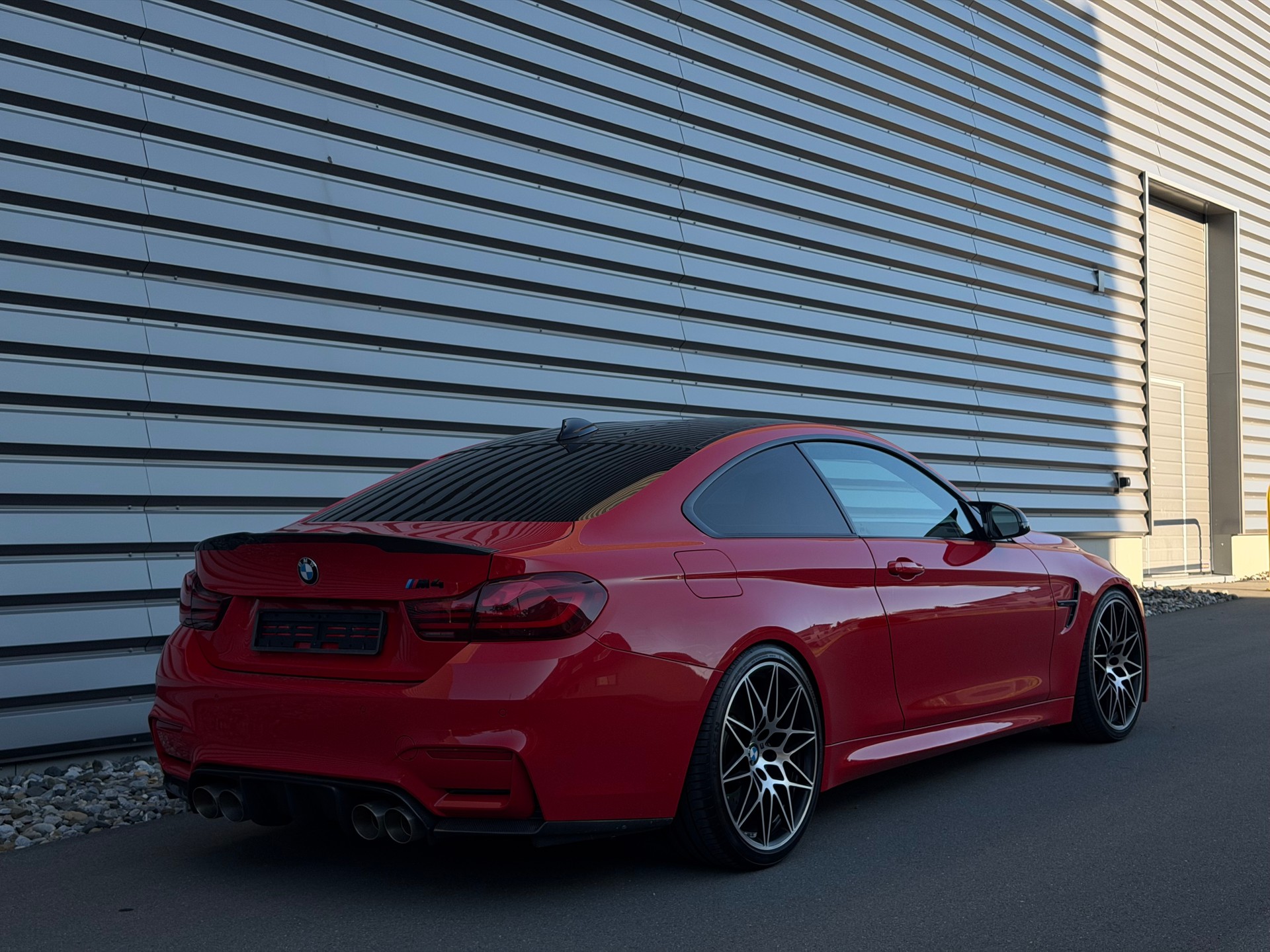 BMW M4 Coupé Competition DKG - Born in M Town Edition-image-2