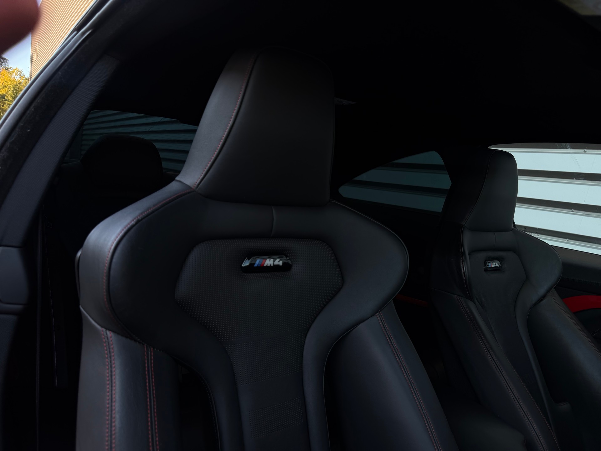 BMW M4 Coupé Competition DKG - Born in M Town Edition-image-8