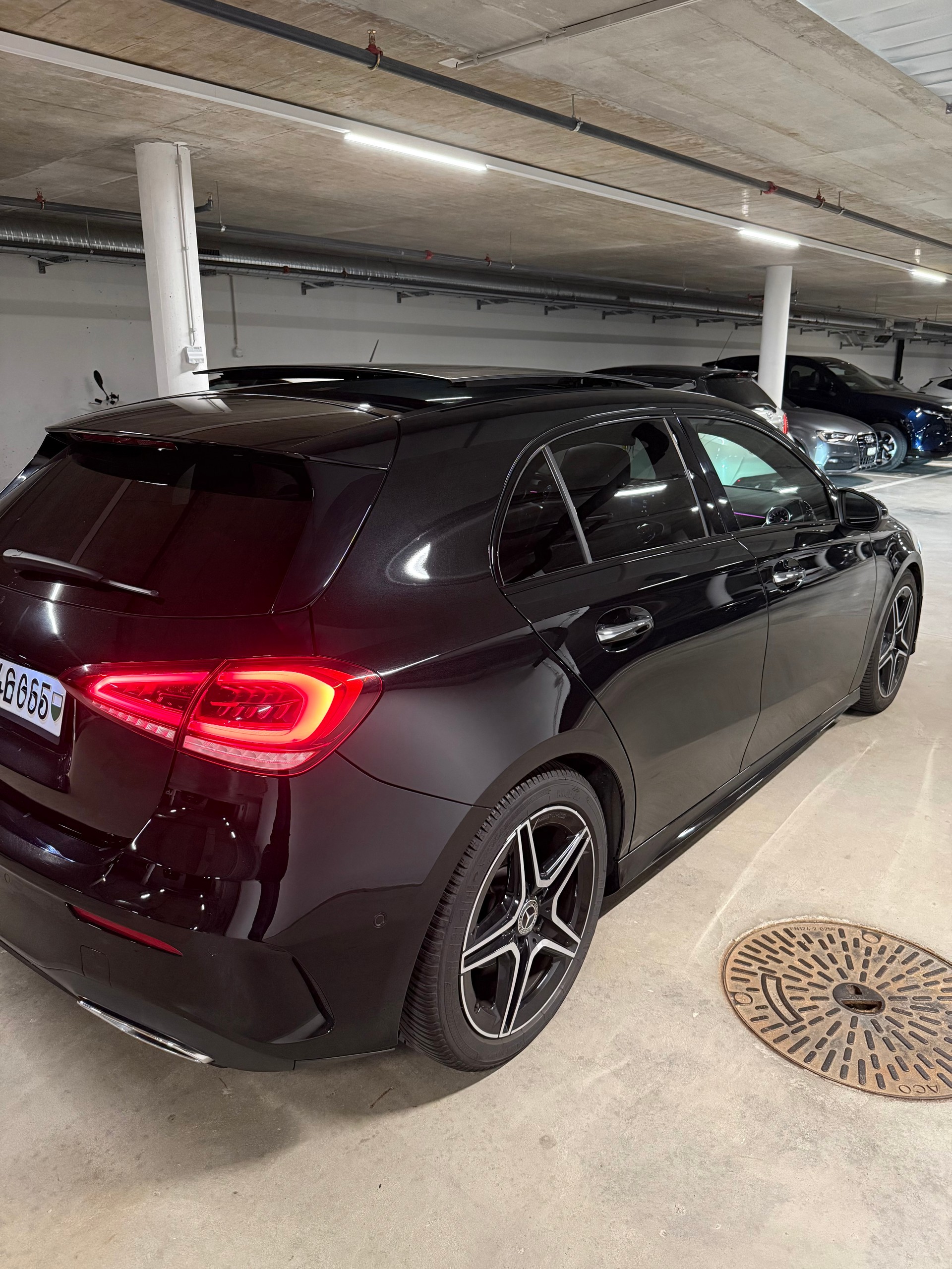 MERCEDES-BENZ A 180 d AMG Line-image-2