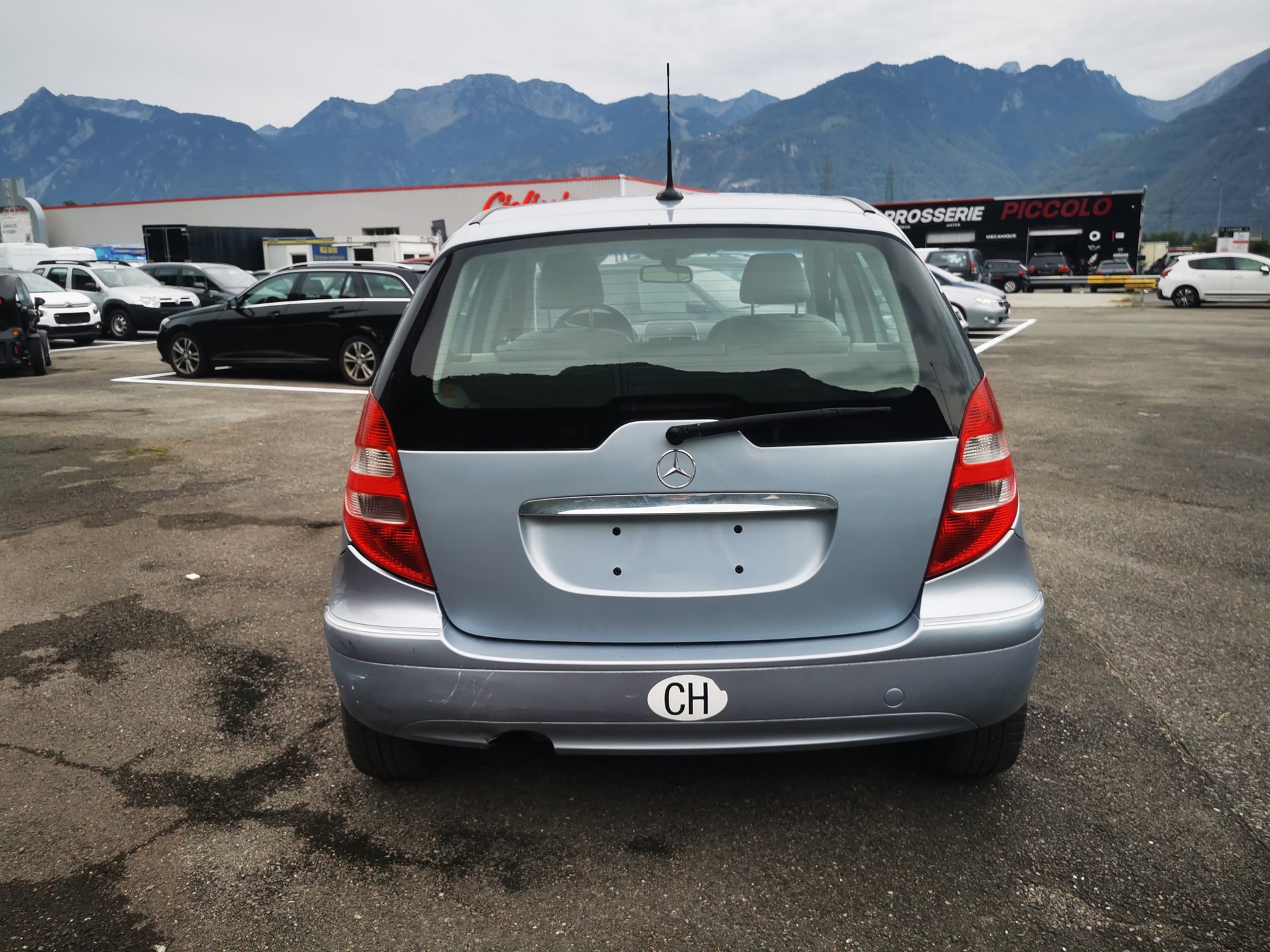 MERCEDES-BENZ A 200 Avantgarde-image-2