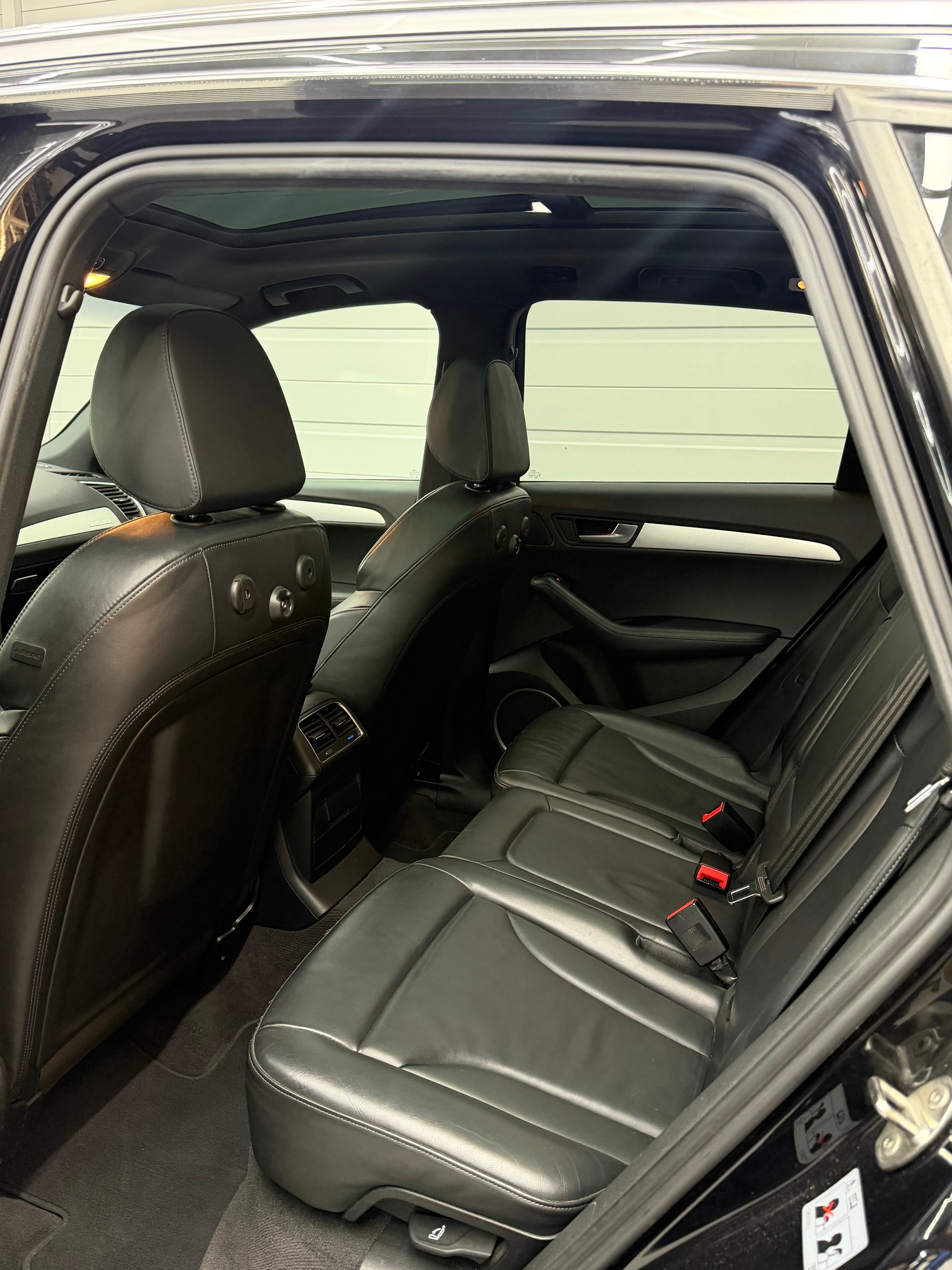 AUDI Q5 3.0 TDI quattro S-tronic S-Line-image-8
