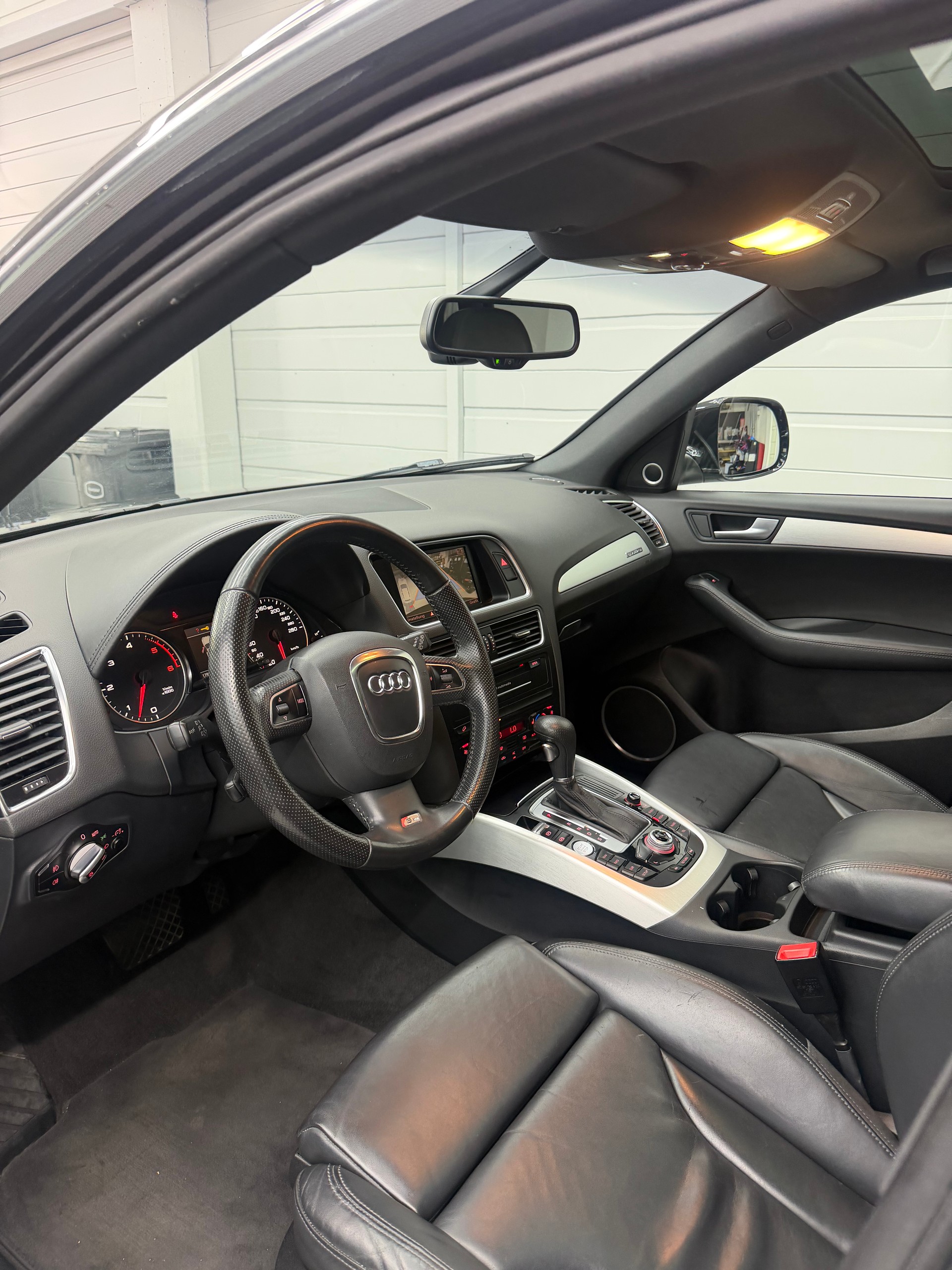 AUDI Q5 3.0 TDI quattro S-tronic S-Line-image-6