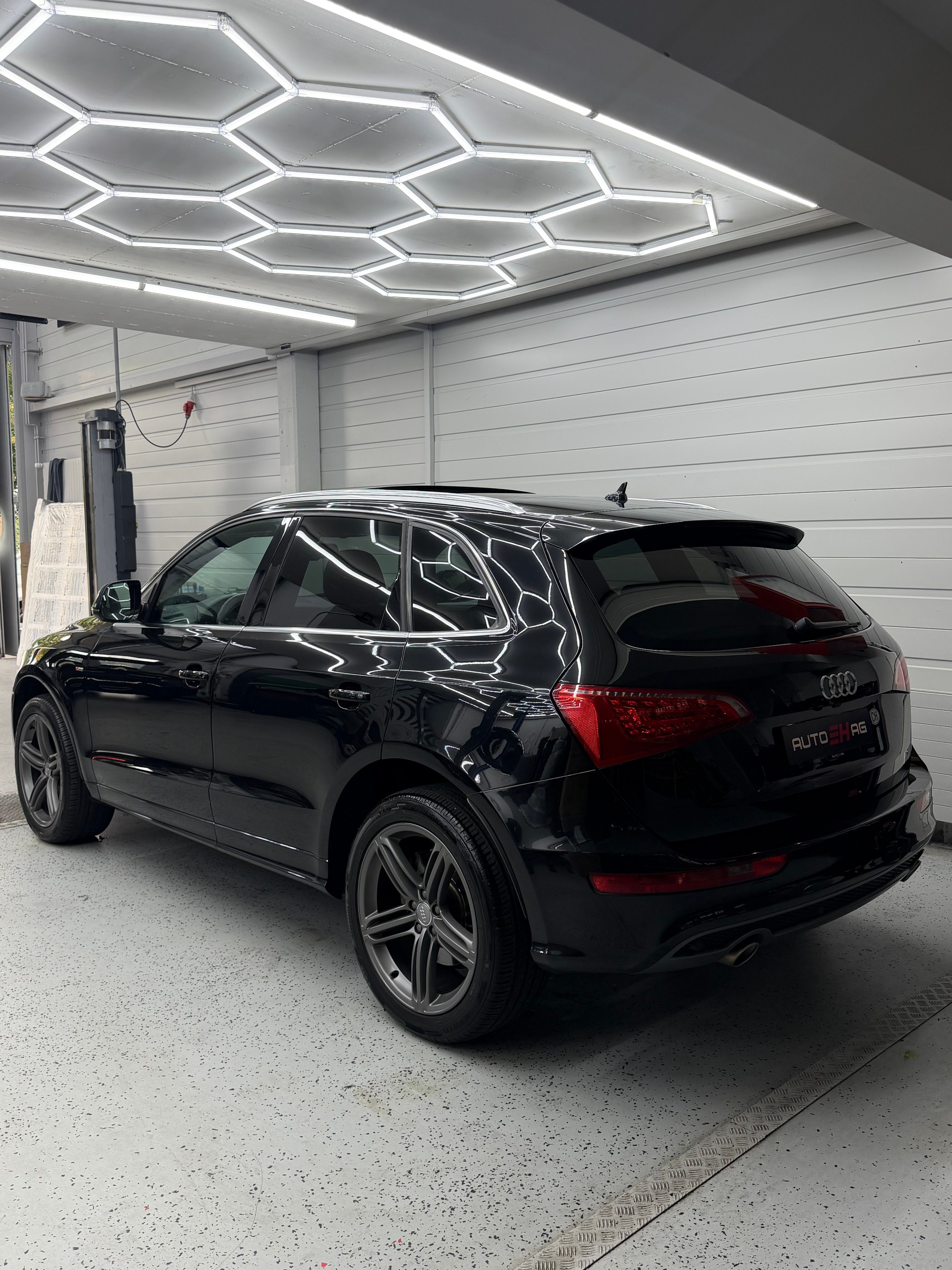 AUDI Q5 3.0 TDI quattro S-tronic S-Line-image-3