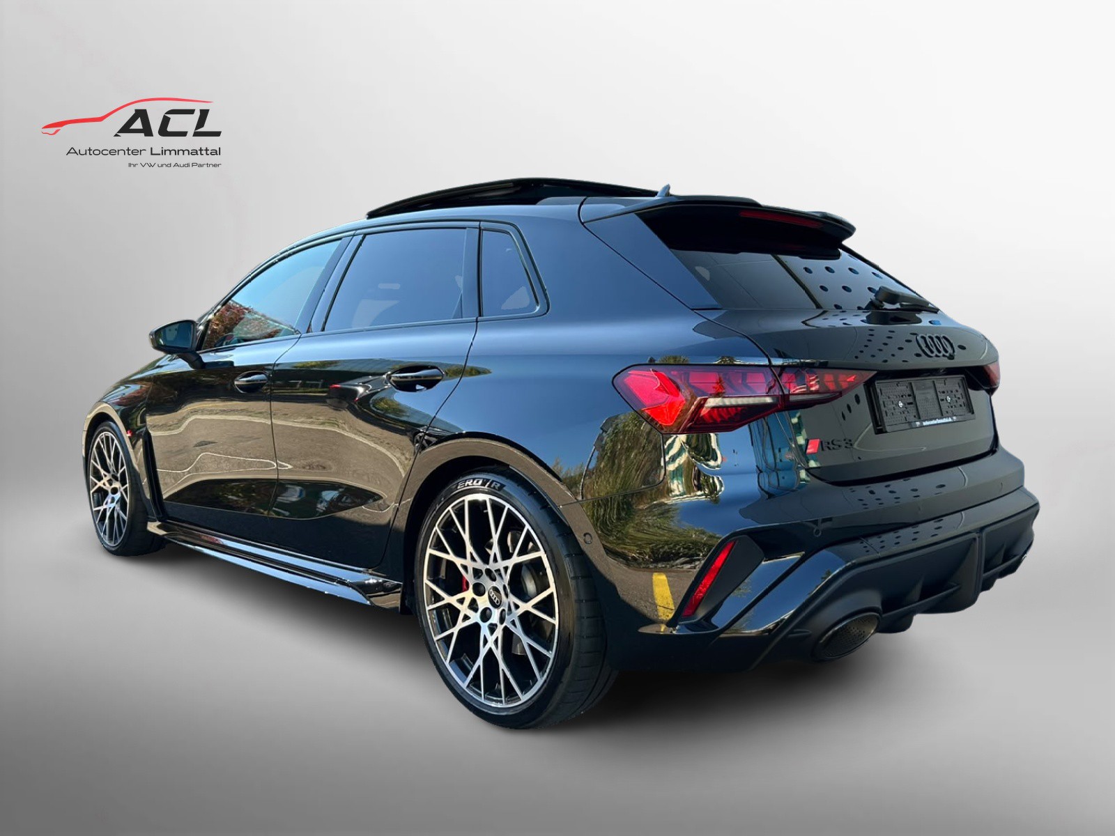 AUDI RS3 Sportback 2.5 TSI quattro S-tronic-image-7