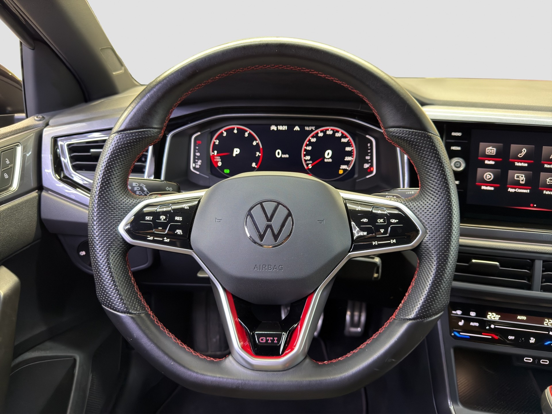 VW Polo 2.0 TSI GTI DSG-image-12