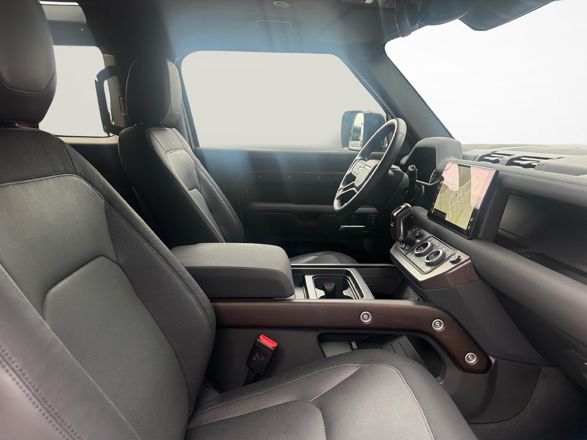 LAND ROVER Defender 90 3.0 D I6 X-Dynamic SE-image-17