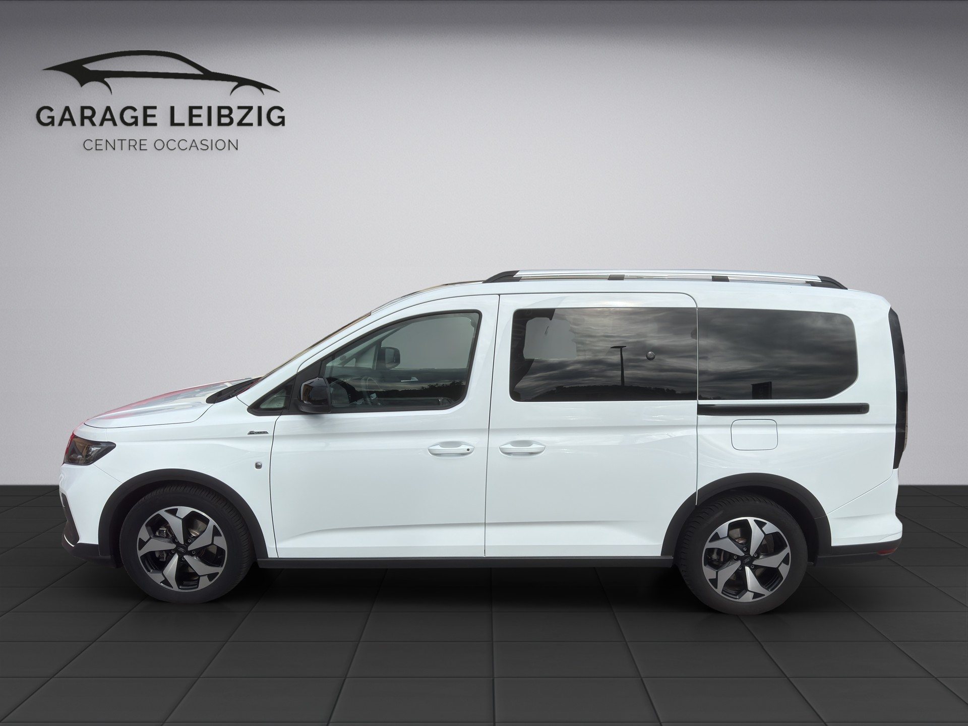 FORD TOURNEO CONNECT Grand 2.0 EcoBlue 122 Active-image-1