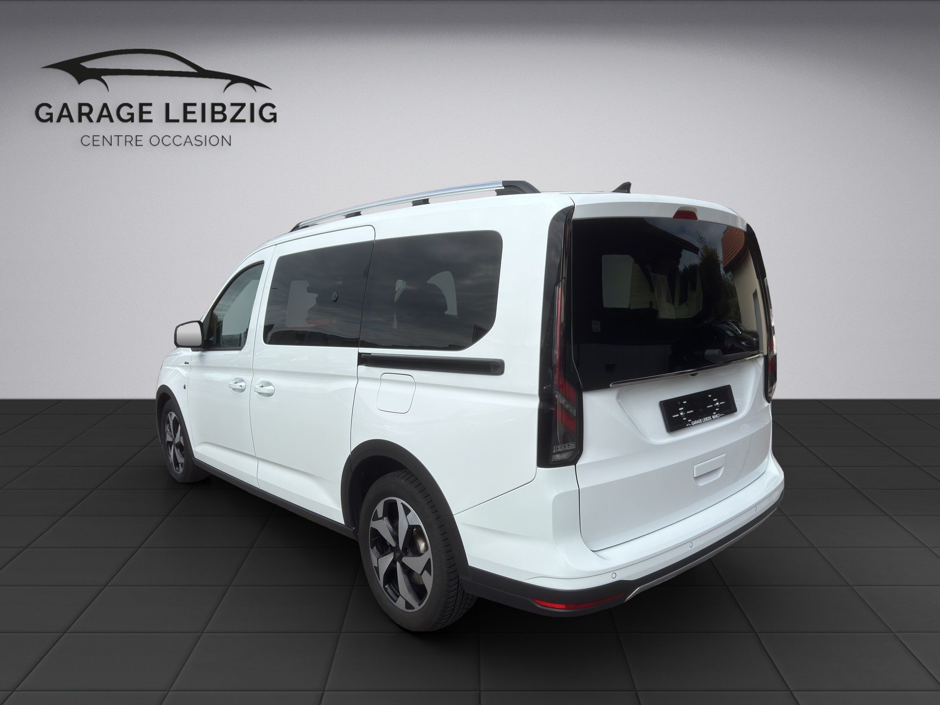 FORD TOURNEO CONNECT Grand 2.0 EcoBlue 122 Active-image-2