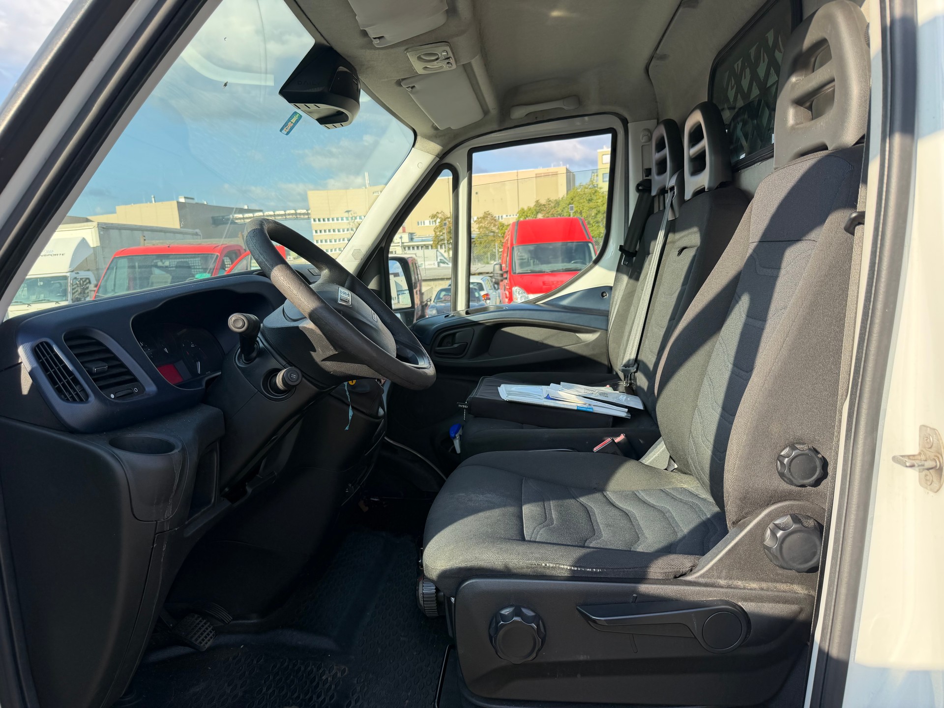 IVECO DAILY 35 S 16 A8 VL-image-9
