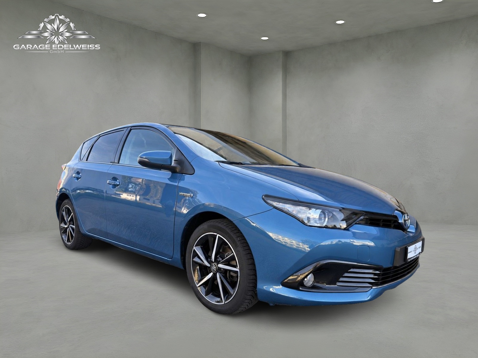 TOYOTA Auris 1.8 HSD Premium e-CVT-image-6