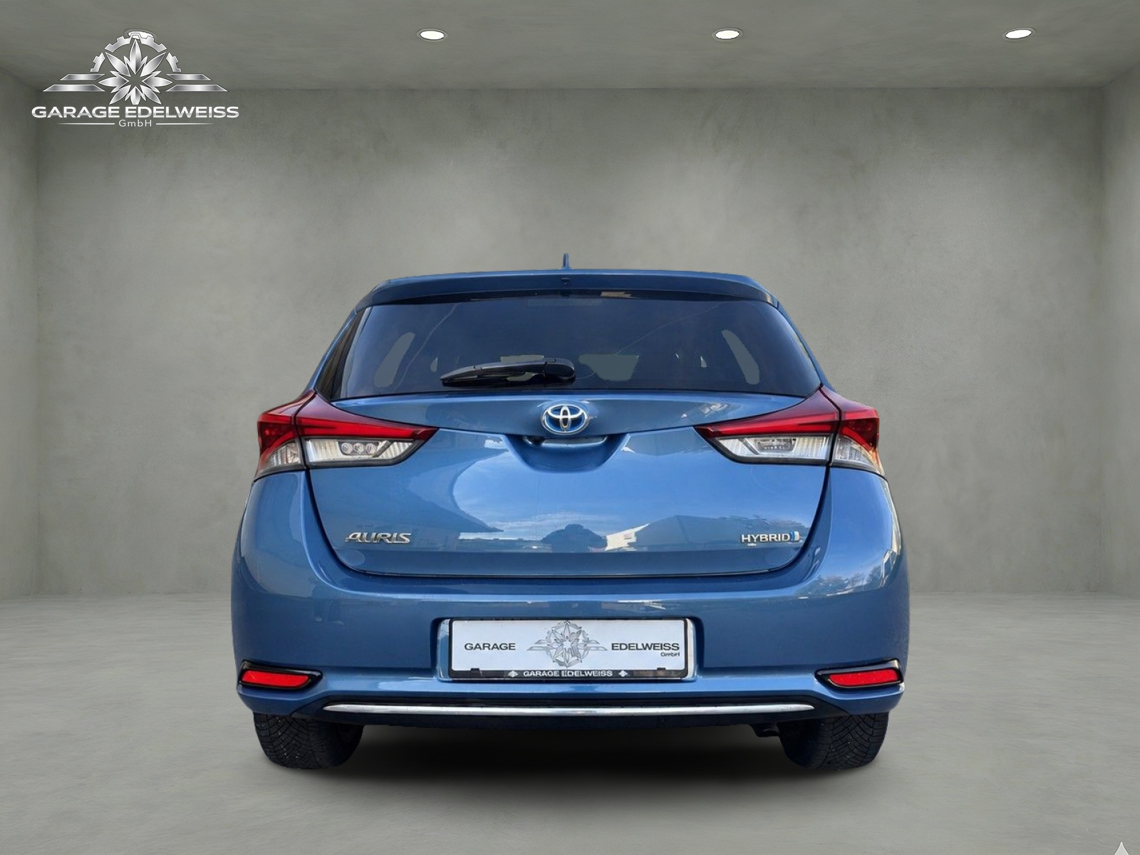 TOYOTA Auris 1.8 HSD Premium e-CVT-image-3