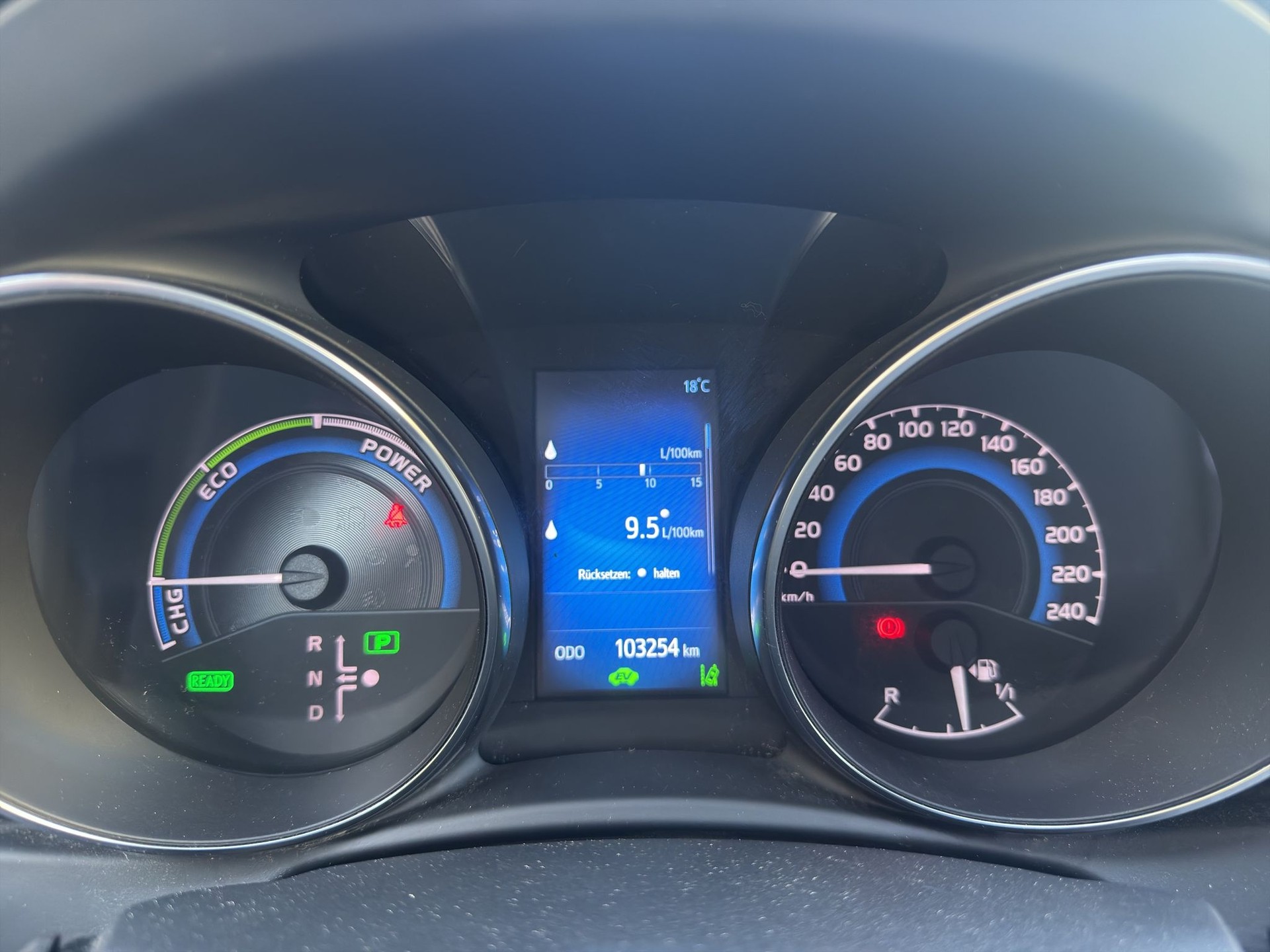 TOYOTA Auris 1.8 HSD Premium e-CVT-image-11