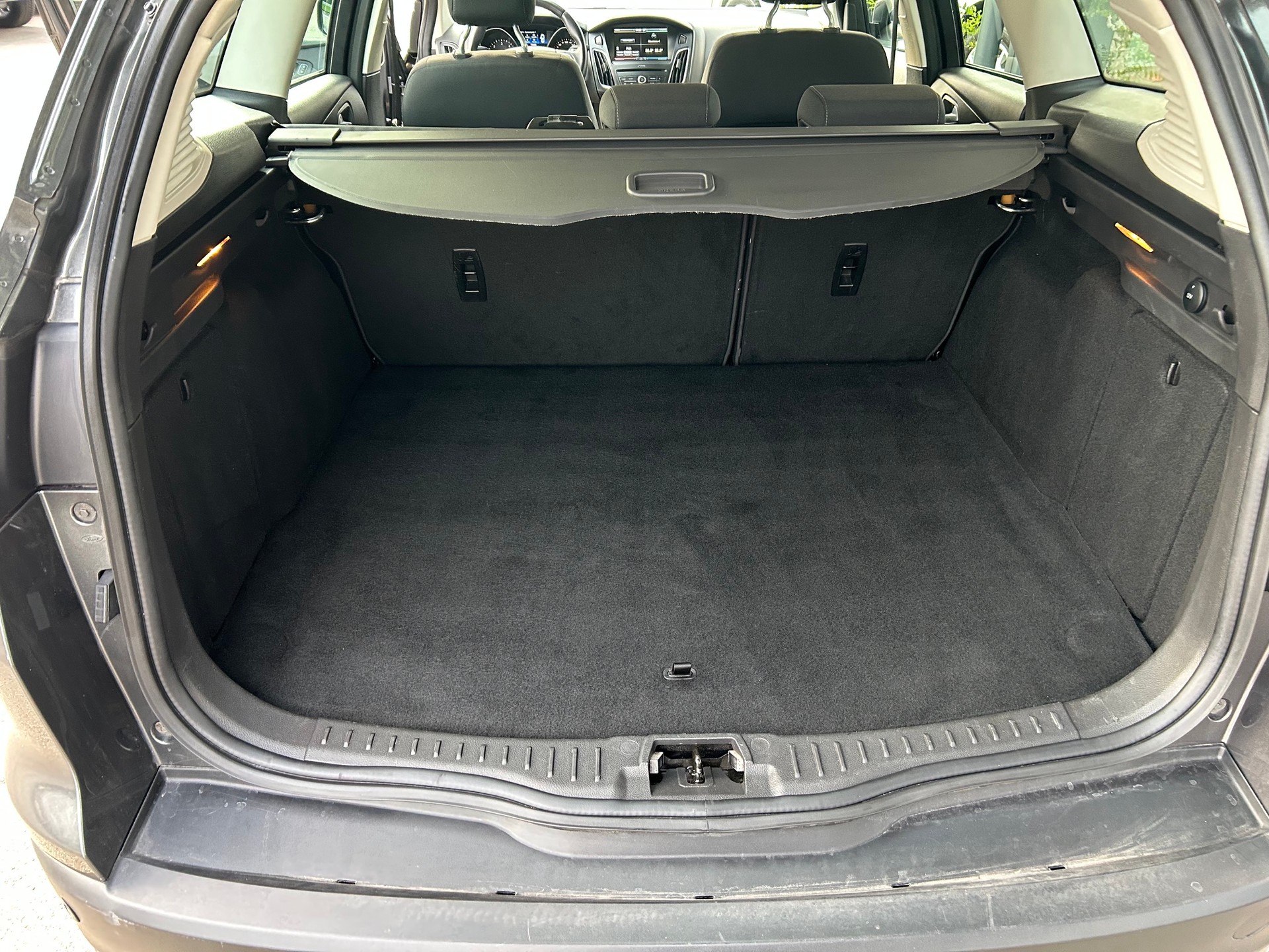 FORD Focus 1.5 TDCi Business PowerShift-image-6