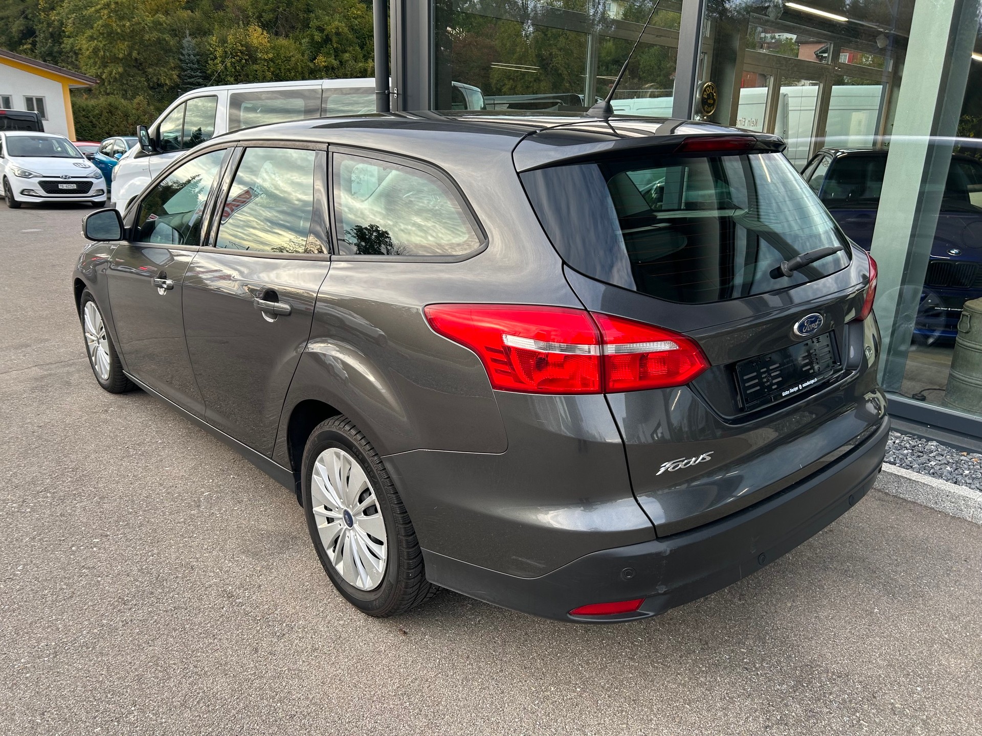 FORD Focus 1.5 TDCi Business PowerShift-image-4