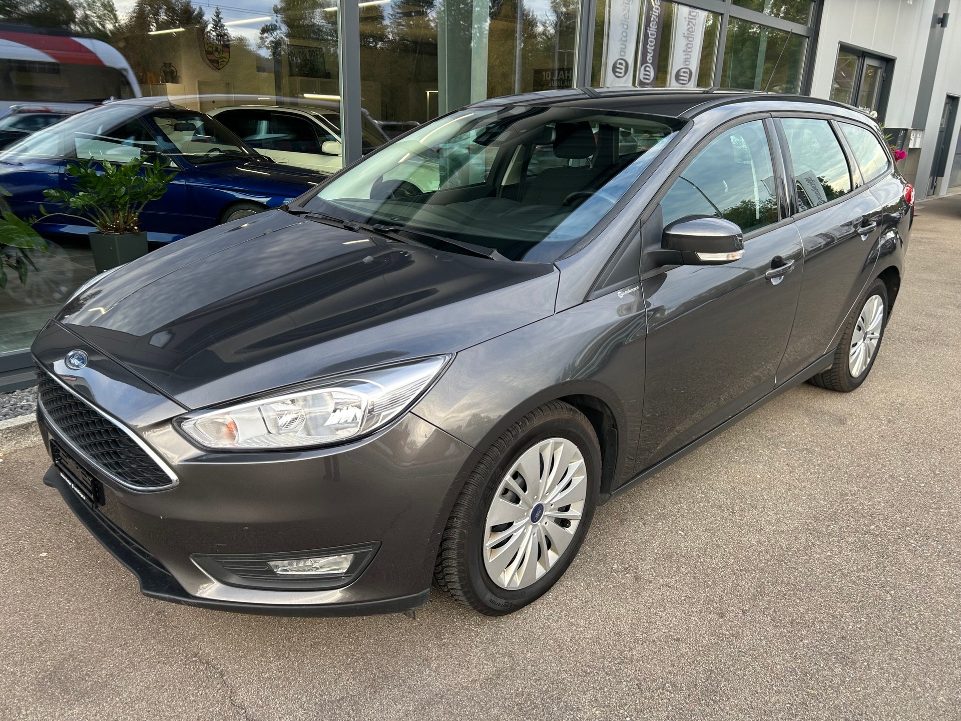 FORD Focus 1.5 TDCi Business PowerShift-image-3