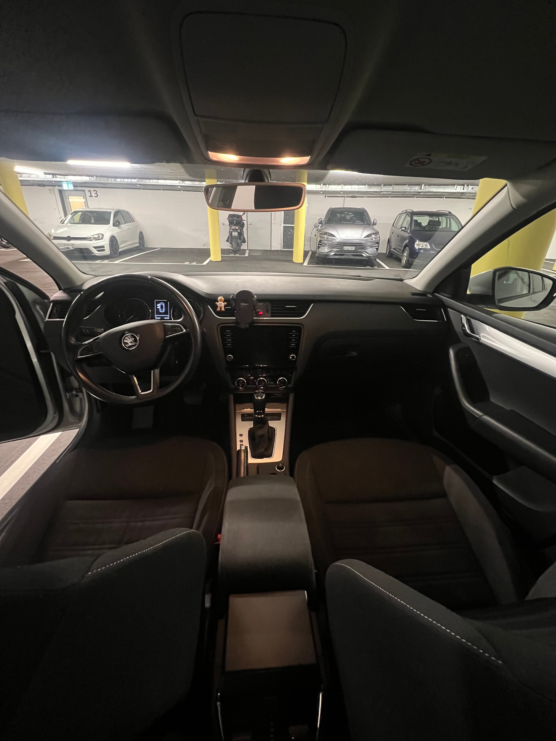 SKODA 2.0 TDI 150 Ambition DSG-image-4