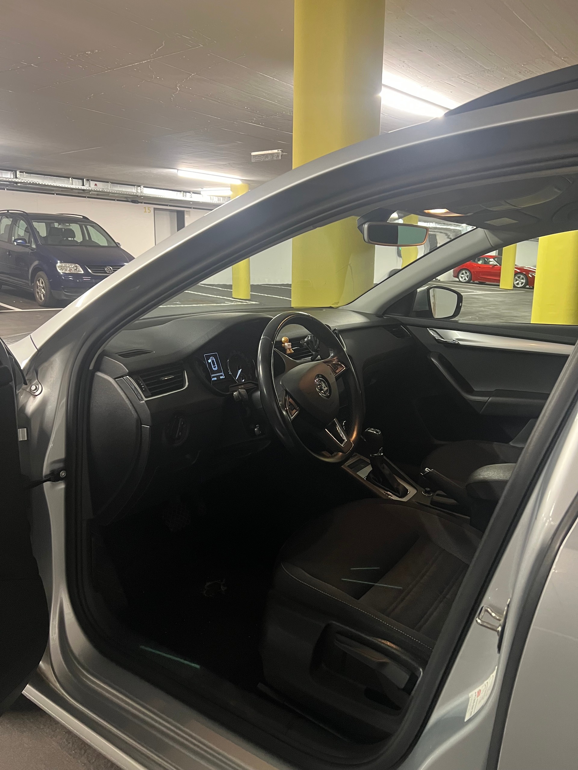 SKODA 2.0 TDI 150 Ambition DSG-image-3