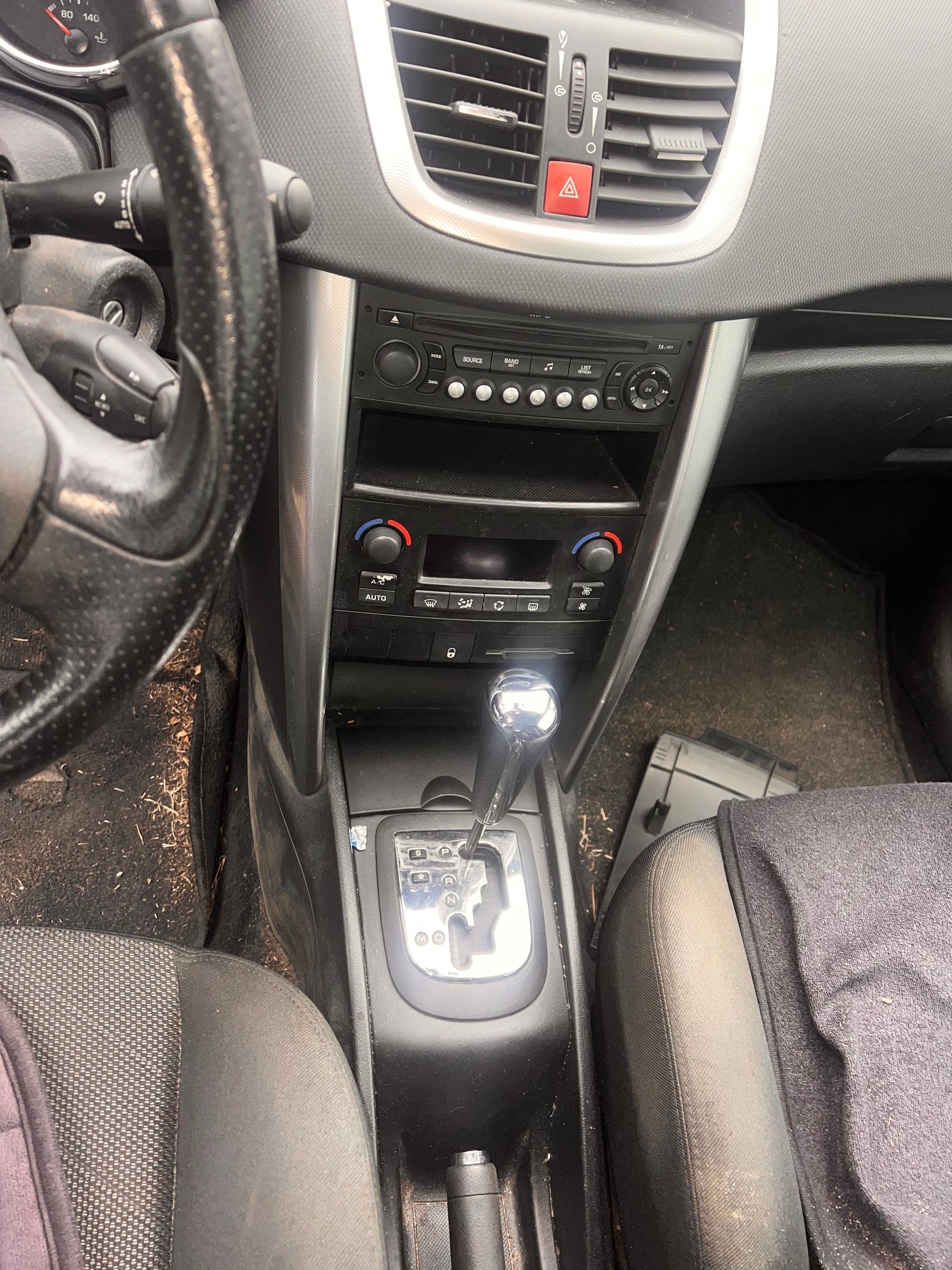 PEUGEOT 207 1.6 16V Sport Automatic-image-6