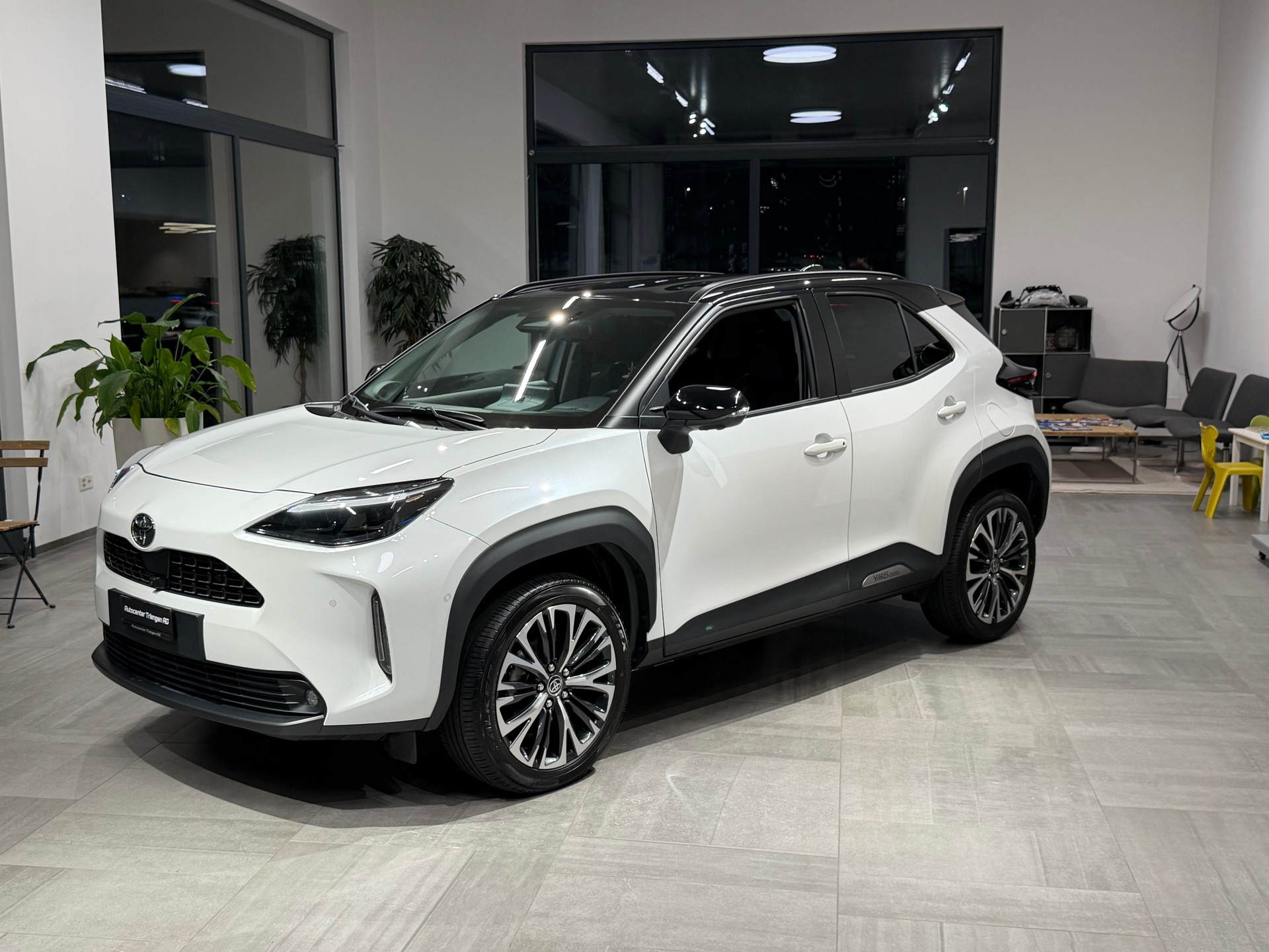 TOYOTA Yaris Cross 1.5 Premier Edition AWDi e-CVT