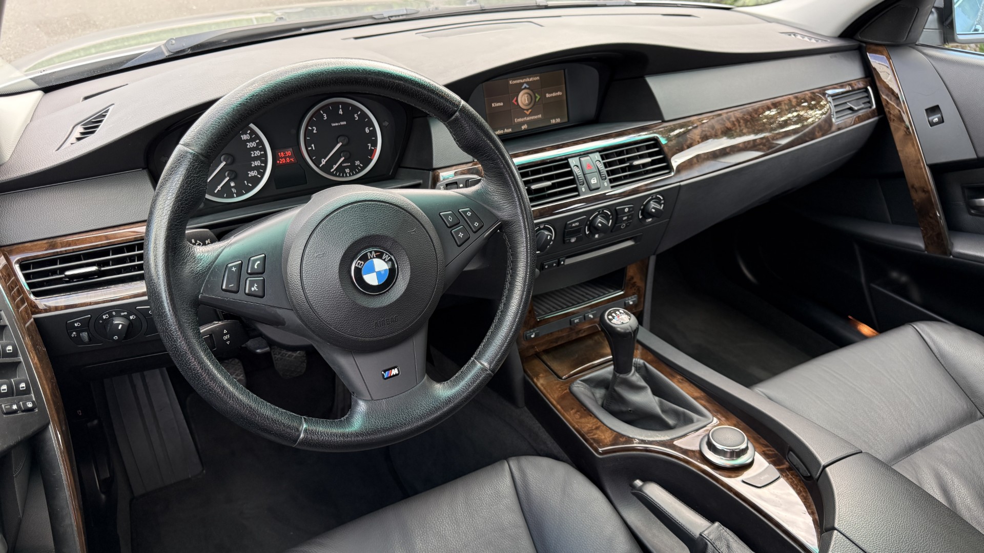 BMW 530i-image-14