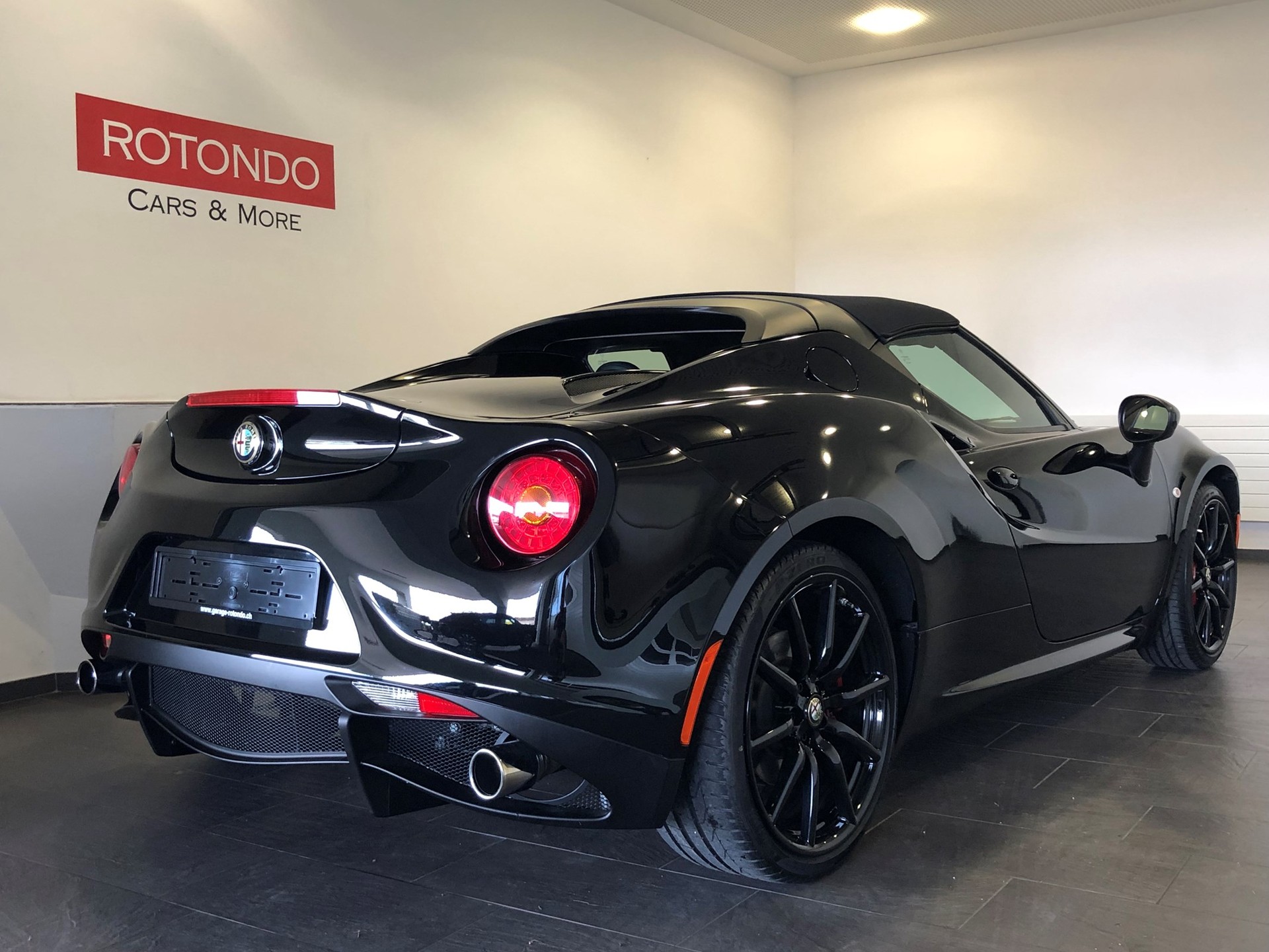 ALFA ROMEO 4C Spider 1750 TBi TCT-showroom-element-1