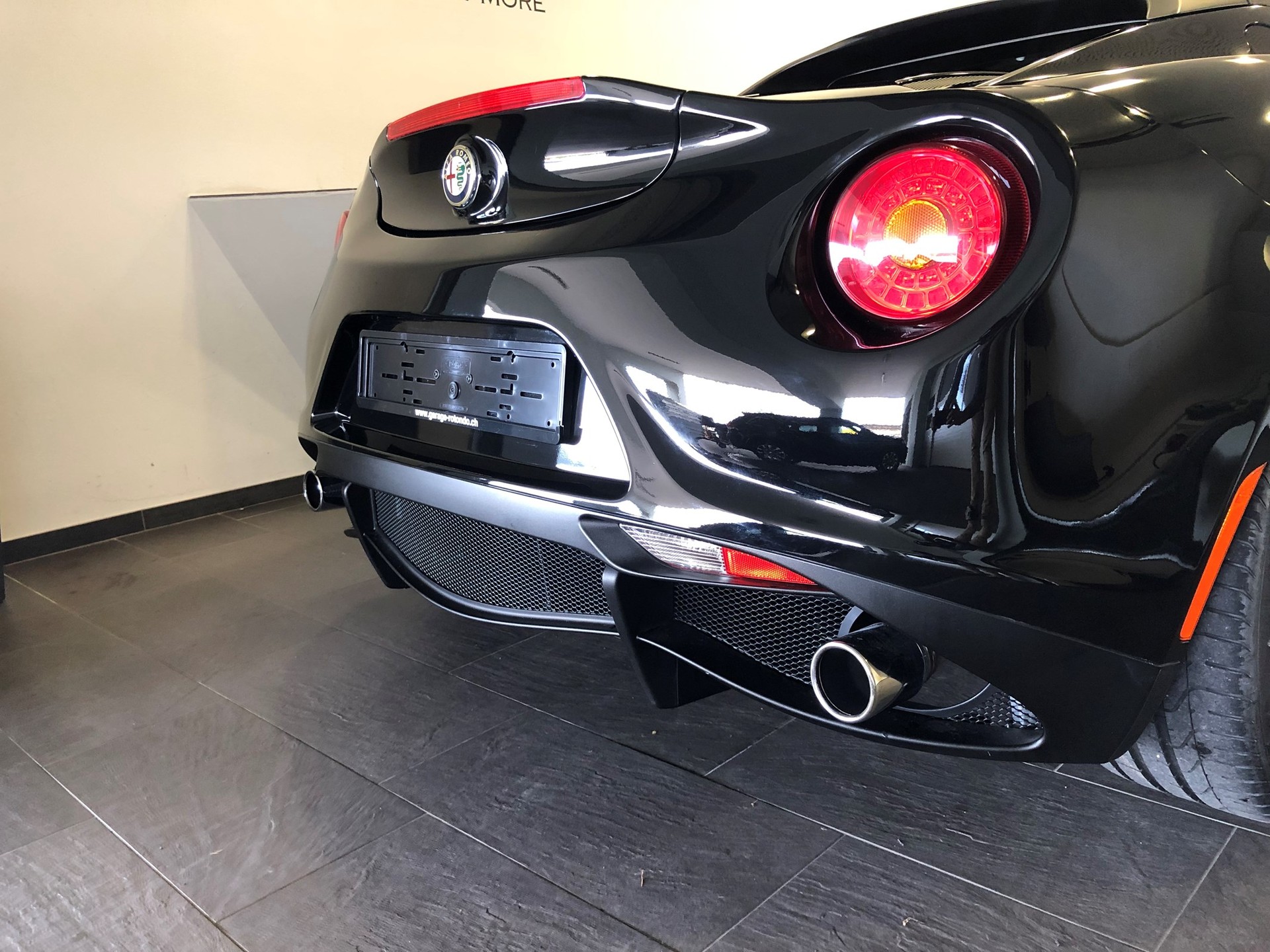 ALFA ROMEO 4C Spider 1750 TBi TCT-showroom-element-2
