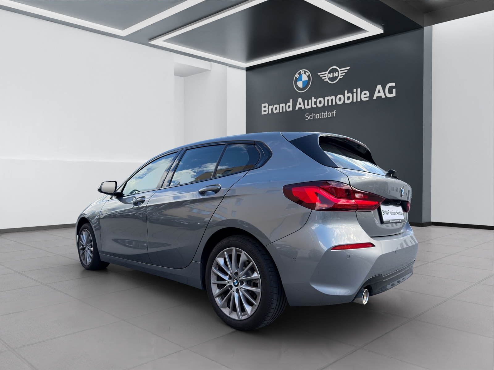BMW 118i Sport Line-image-2