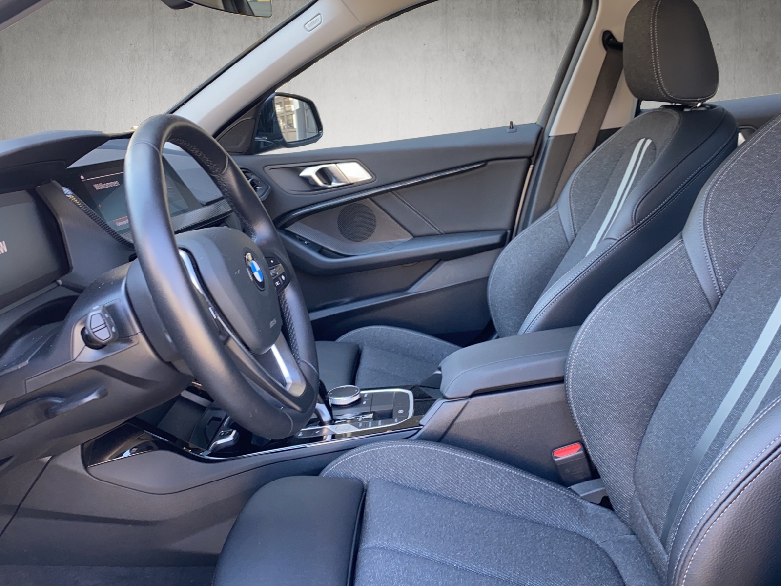 BMW 118i Sport Line-image-6